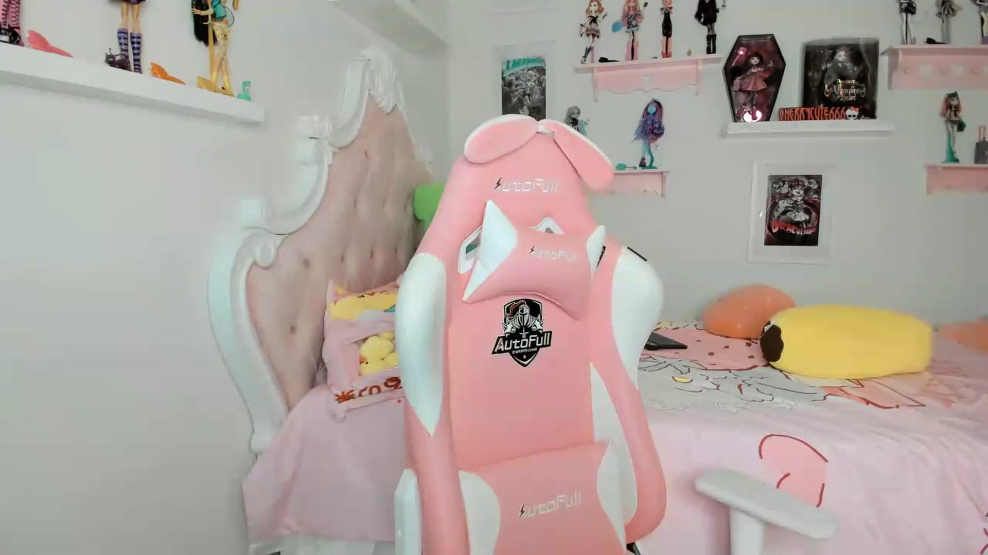 Gallery image thumbnail from Cherrycute666's myfreecams stream on, 05/28/2026, 08:38 image 12 of 20
