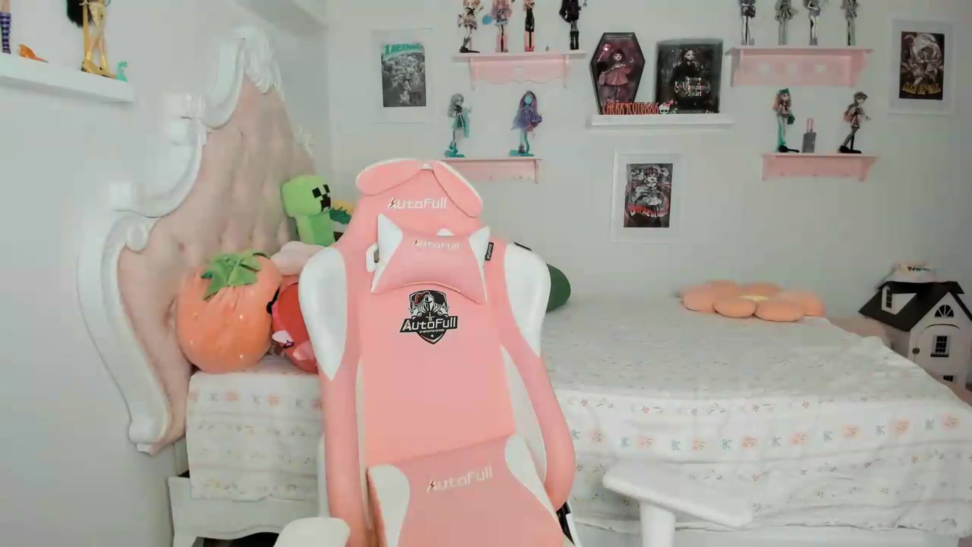 Gallery image thumbnail from Cherrycute666's myfreecams stream on, 06/24/2026, 02:54 image 13 of 20