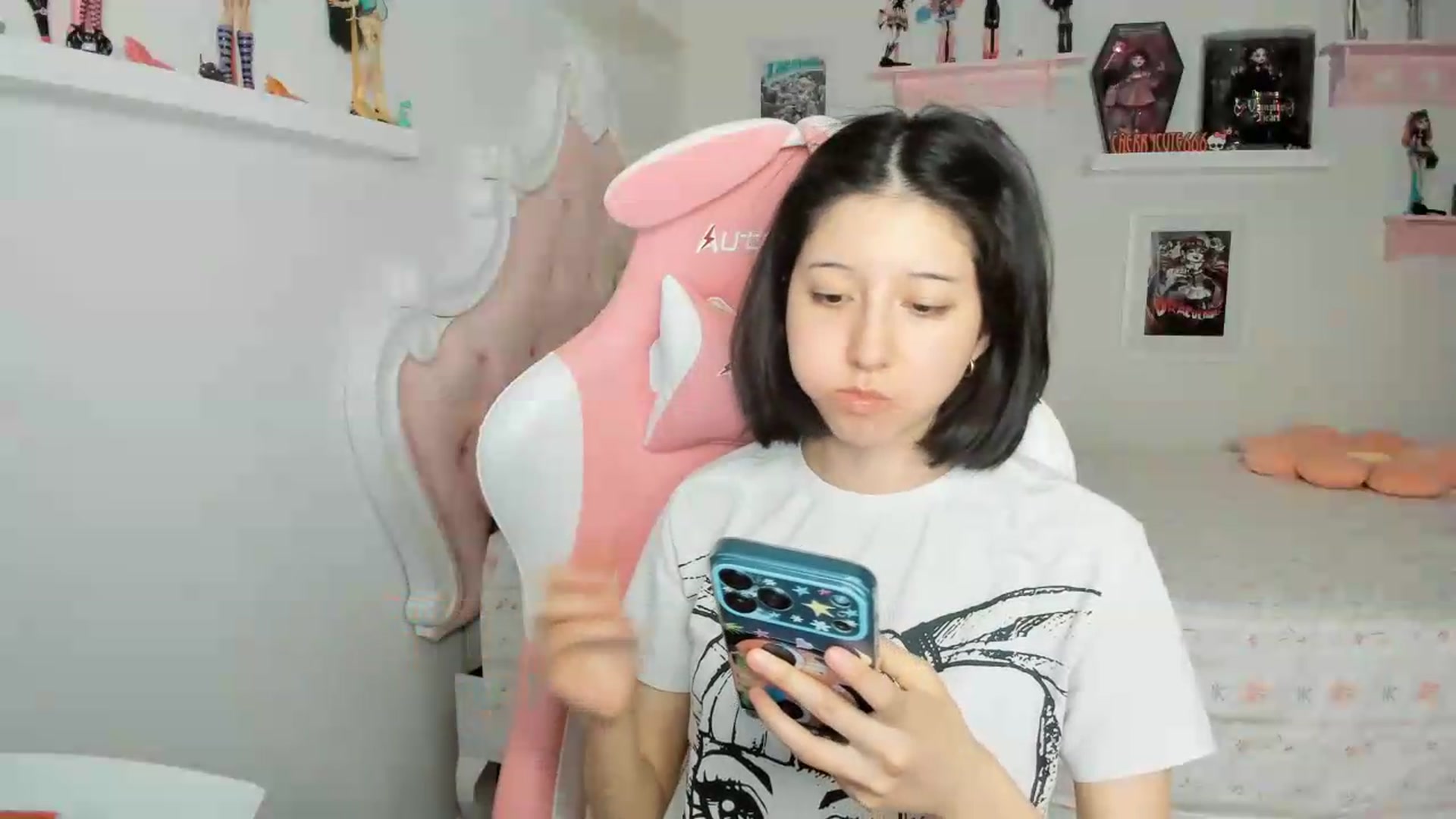 Gallery image thumbnail from Cherrycute666's myfreecams stream on, 06/24/2026, 02:54 image 6 of 20