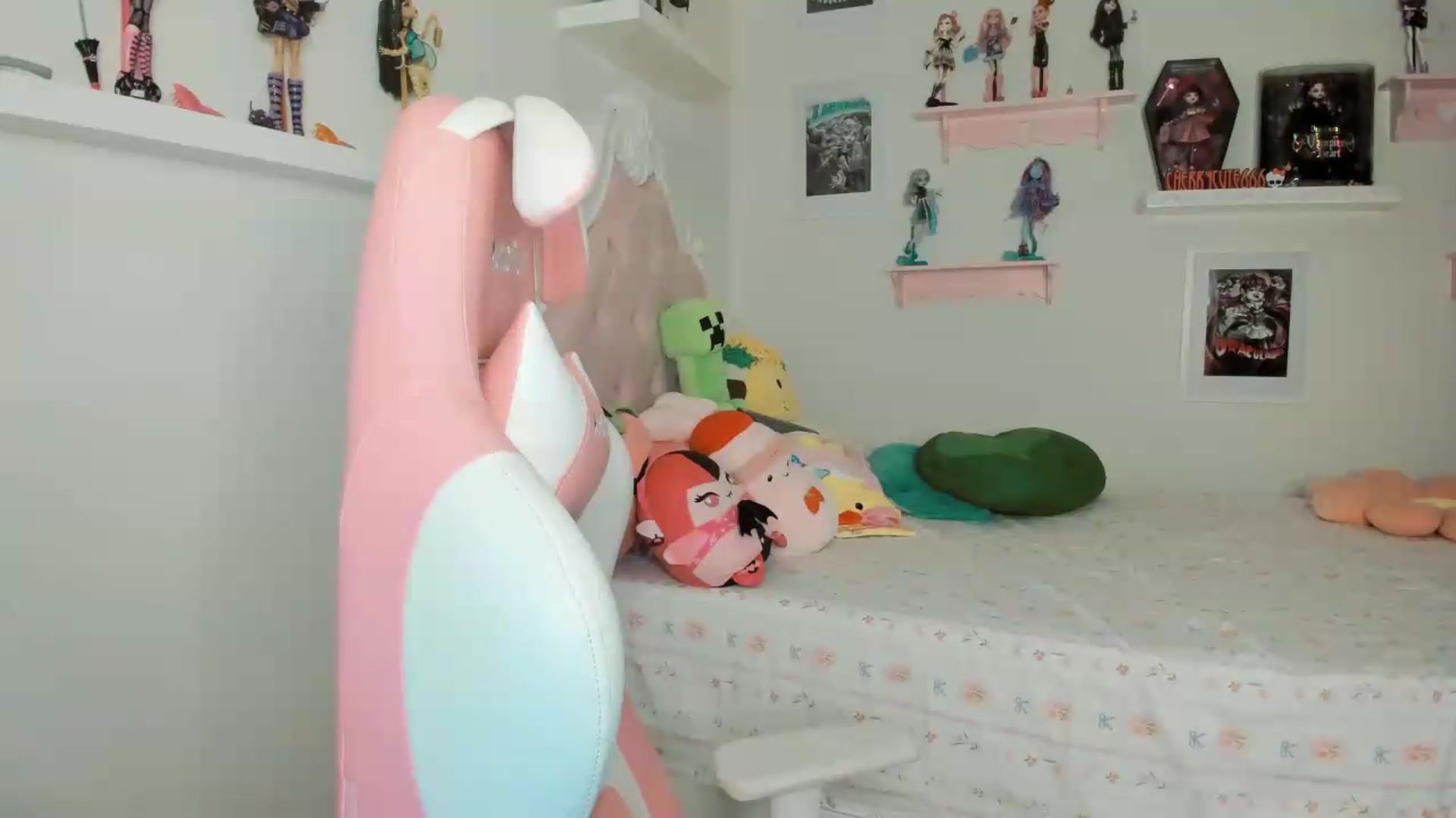 Gallery image thumbnail from Cherrycute666's myfreecams stream on, 06/24/2026, 05:44 image 16 of 20