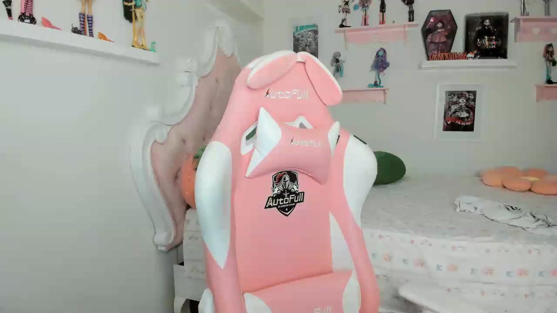 Gallery image thumbnail from Cherrycute666's myfreecams stream on, 06/24/2026, 05:44 image 10 of 20