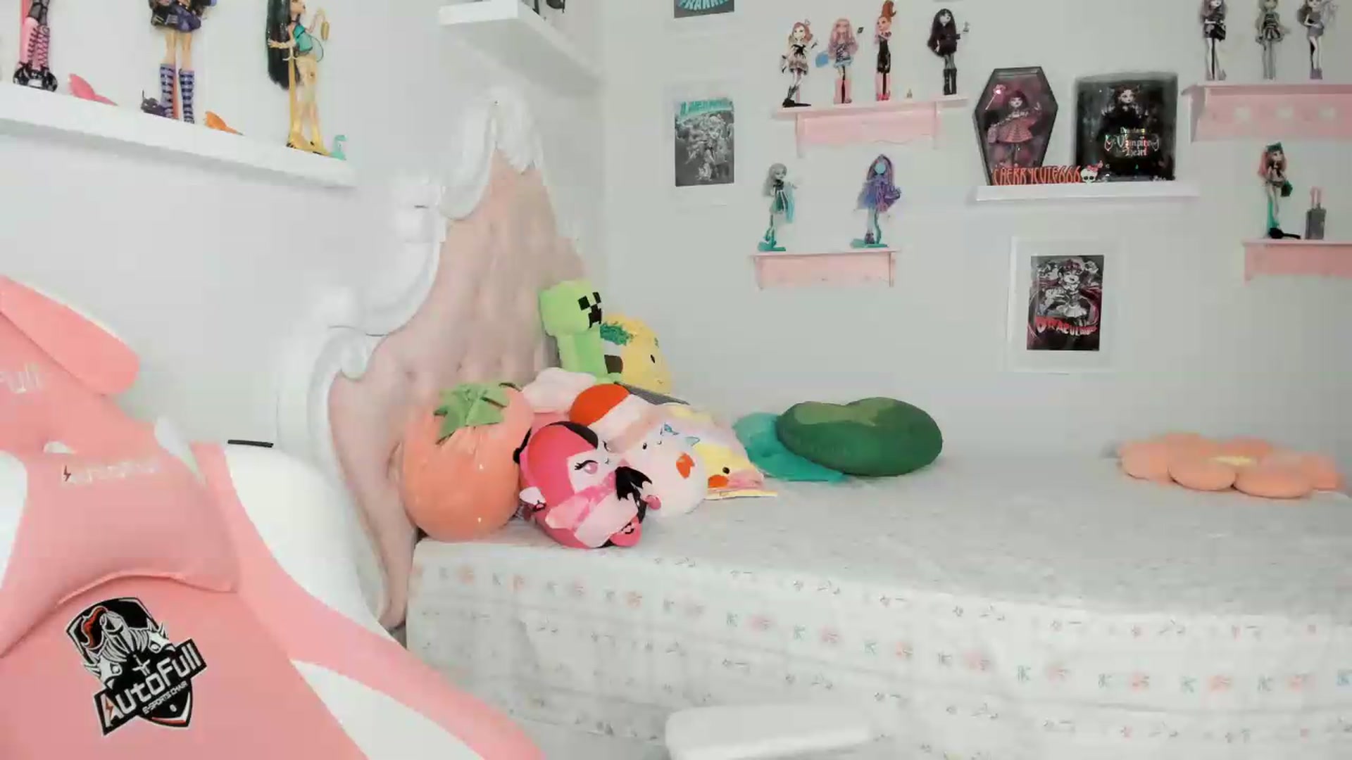 Gallery image thumbnail from Cherrycute666's myfreecams stream on, 06/24/2026, 05:44 image 13 of 20
