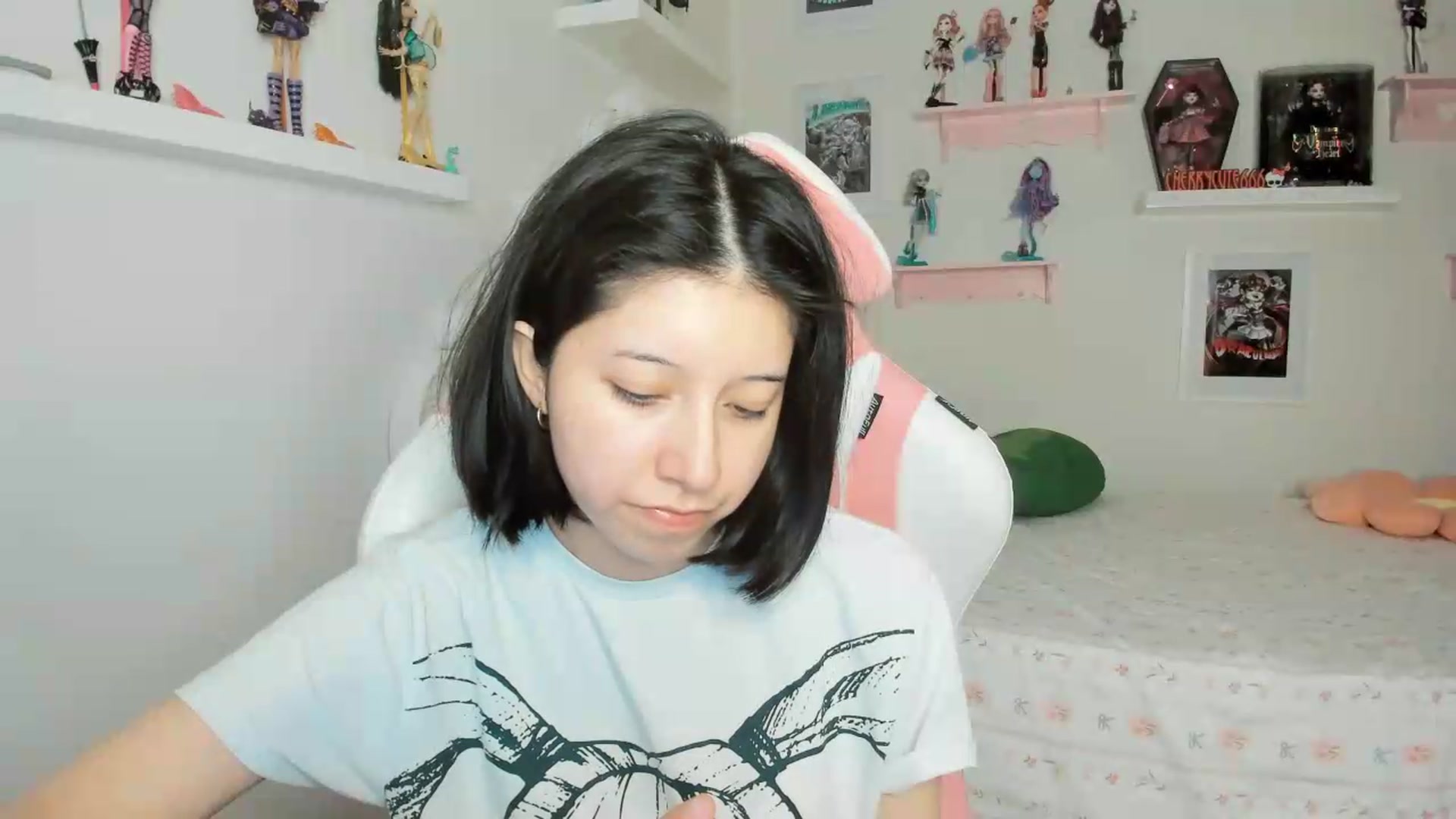 Gallery image thumbnail from Cherrycute666's myfreecams stream on, 06/24/2026, 05:44 image 15 of 20