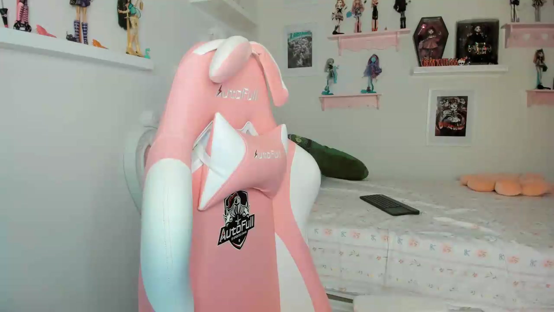 Gallery image thumbnail from Cherrycute666's myfreecams stream on, 06/26/2026, 05:33 image 18 of 20