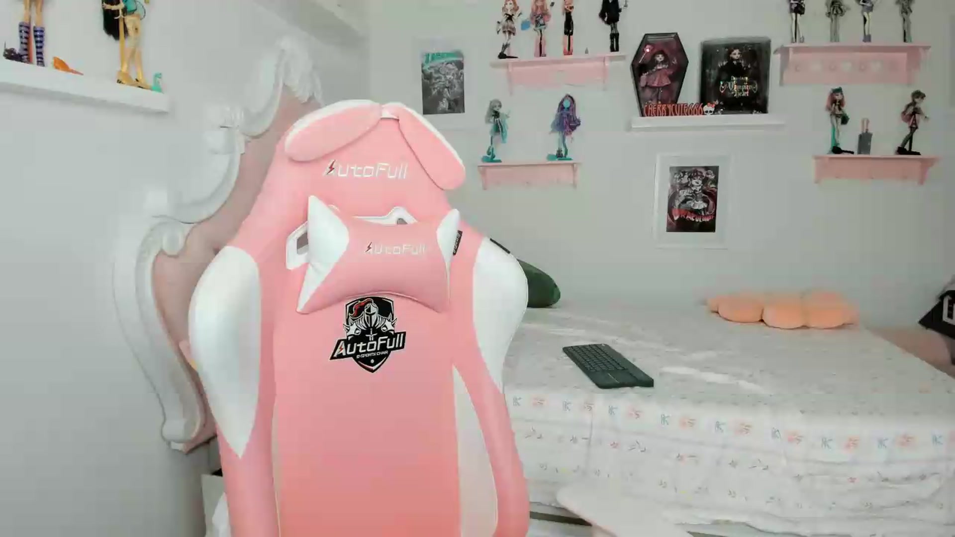 Gallery image thumbnail from Cherrycute666's myfreecams stream on, 06/26/2026, 05:33 image 9 of 20