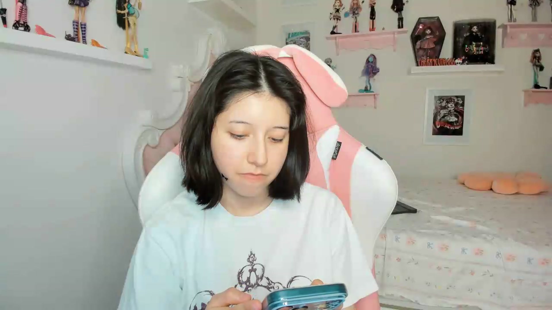 Gallery image thumbnail from Cherrycute666's myfreecams stream on, 06/26/2026, 05:33 image 19 of 20