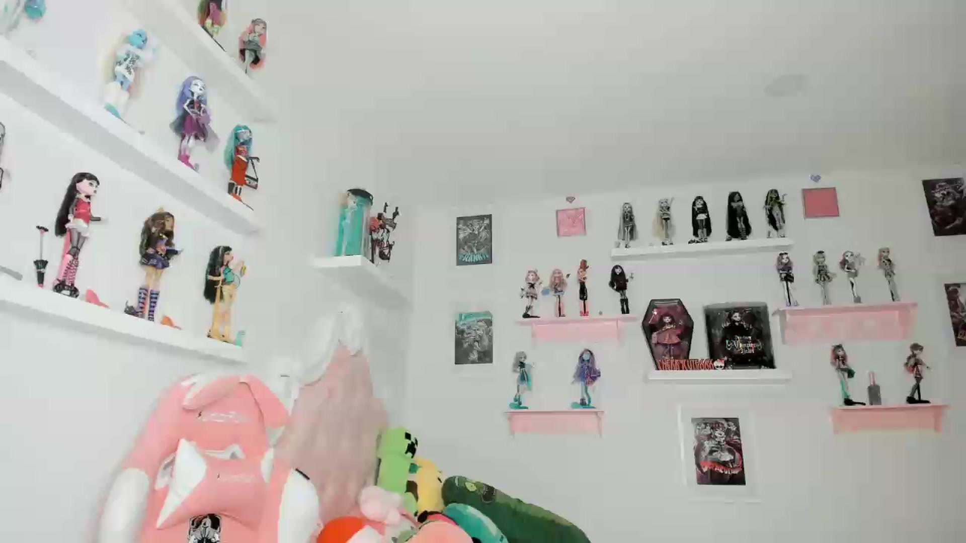 Gallery image thumbnail from Cherrycute666's myfreecams stream on, 06/26/2026, 05:33 image 1 of 20