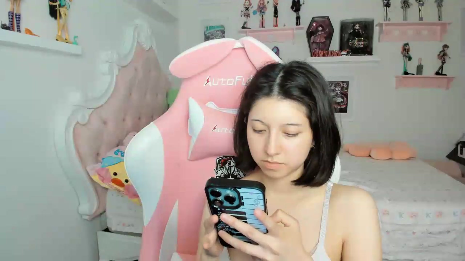 Gallery image thumbnail from Cherrycute666's myfreecams stream on, 06/26/2026, 05:33 image 7 of 20