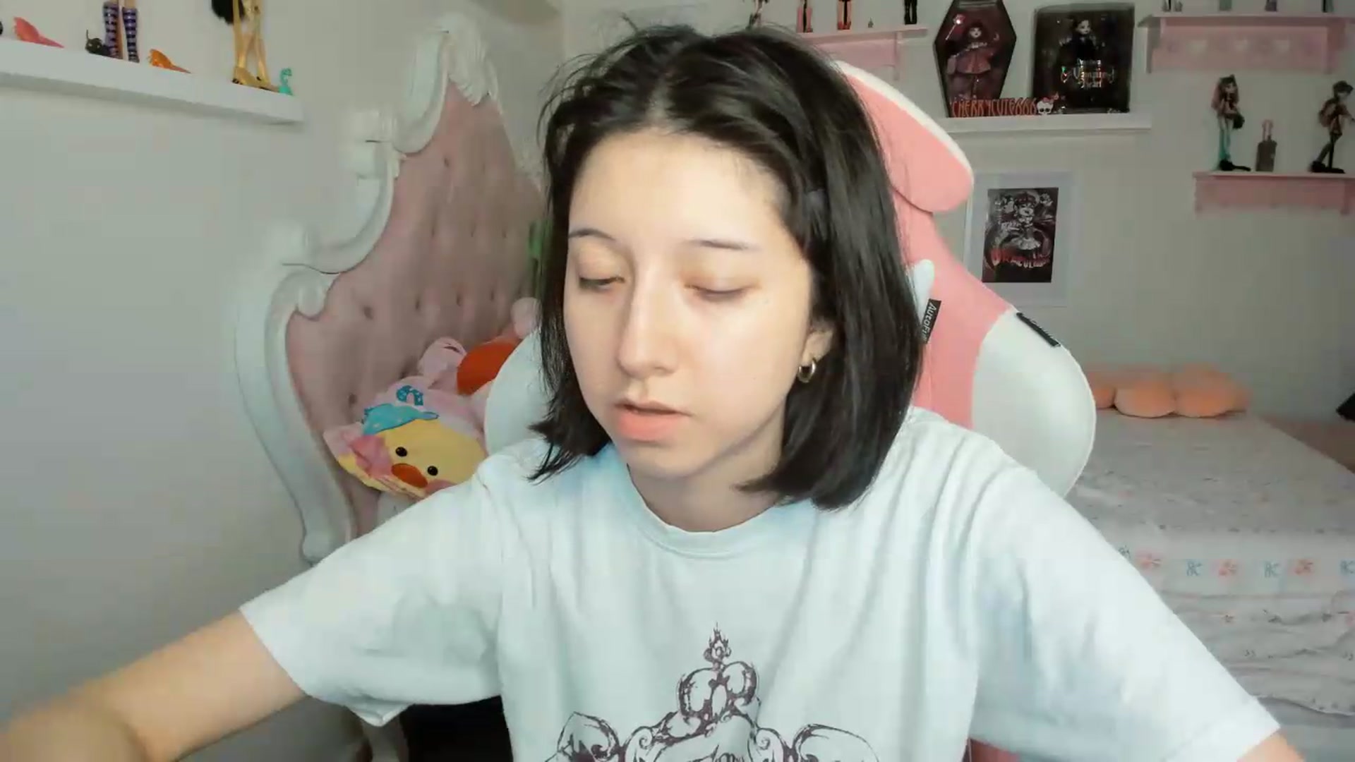 Gallery image thumbnail from Cherrycute666's myfreecams stream on, 06/26/2026, 05:33 image 2 of 20
