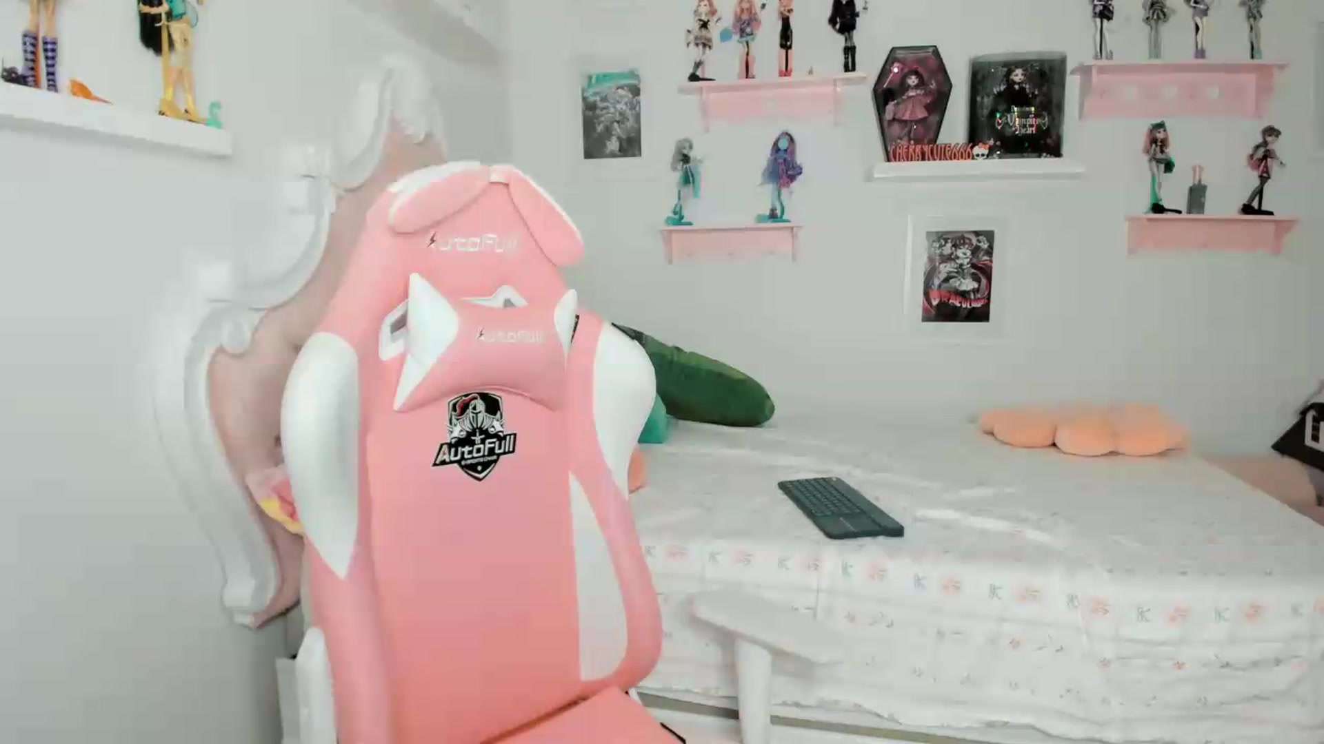 Gallery image thumbnail from Cherrycute666's myfreecams stream on, 06/26/2026, 05:33 image 10 of 20