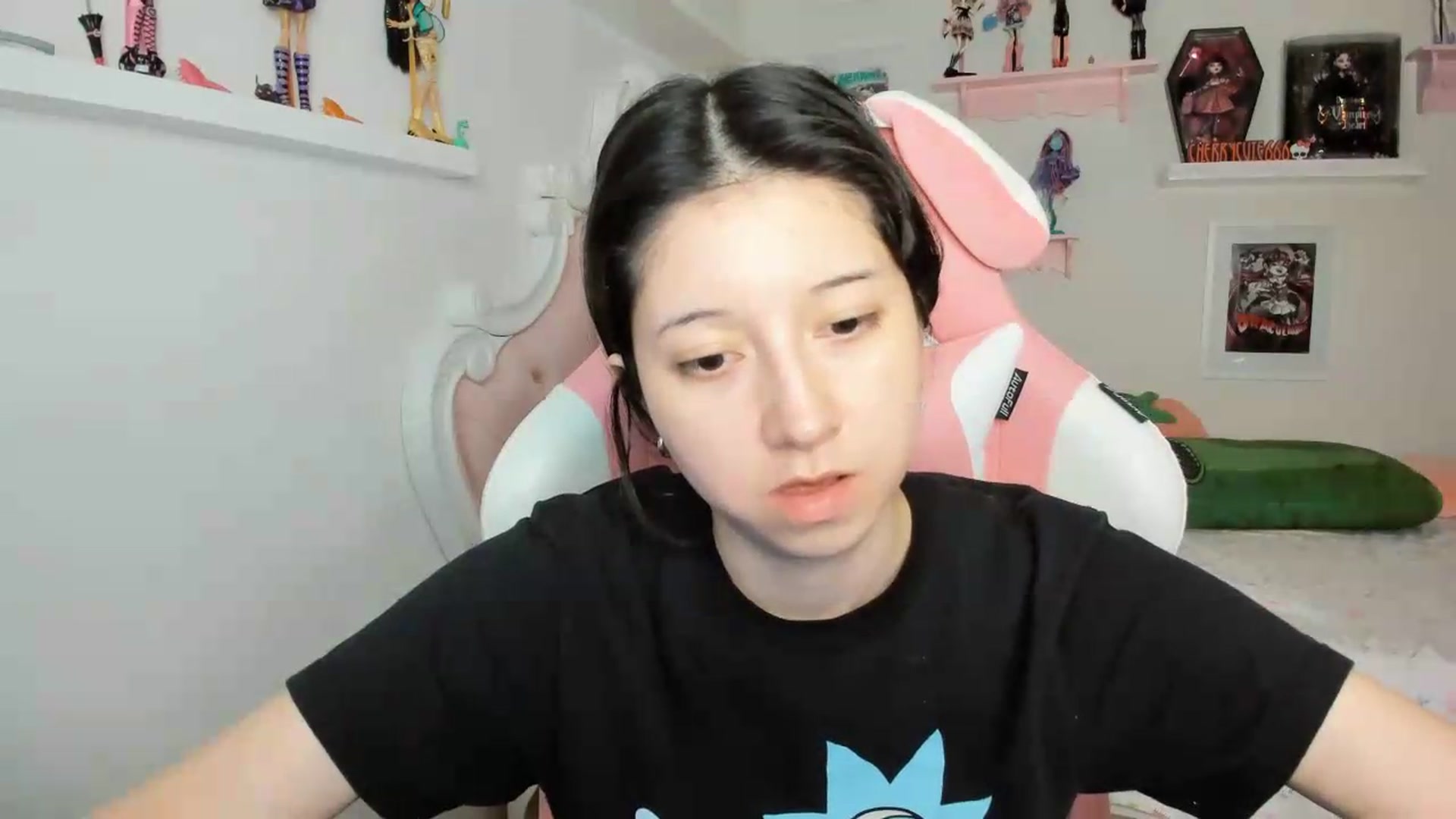 Gallery image thumbnail from Cherrycute666's myfreecams stream on, 06/27/2026, 07:03 image 16 of 20