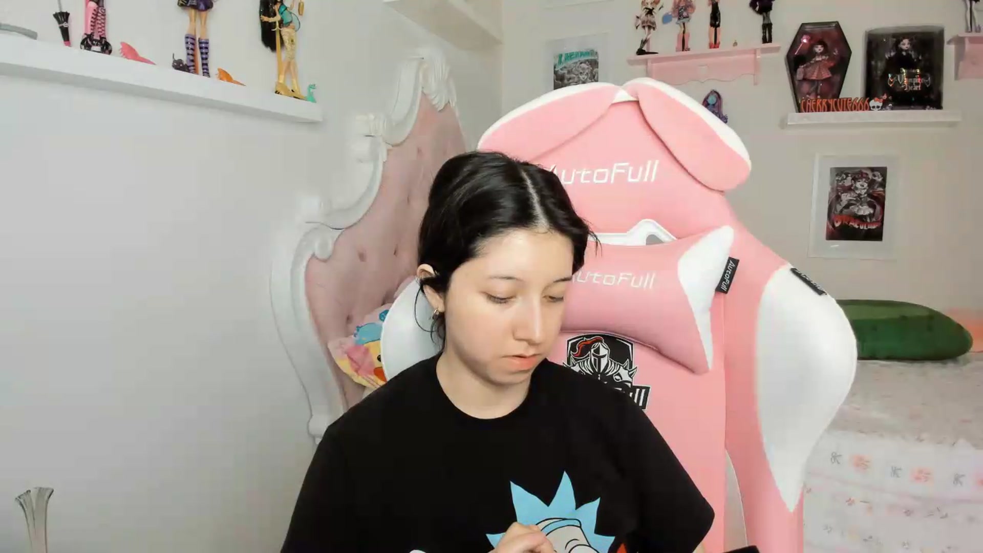Gallery image thumbnail from Cherrycute666's myfreecams stream on, 06/27/2026, 07:03 image 4 of 20