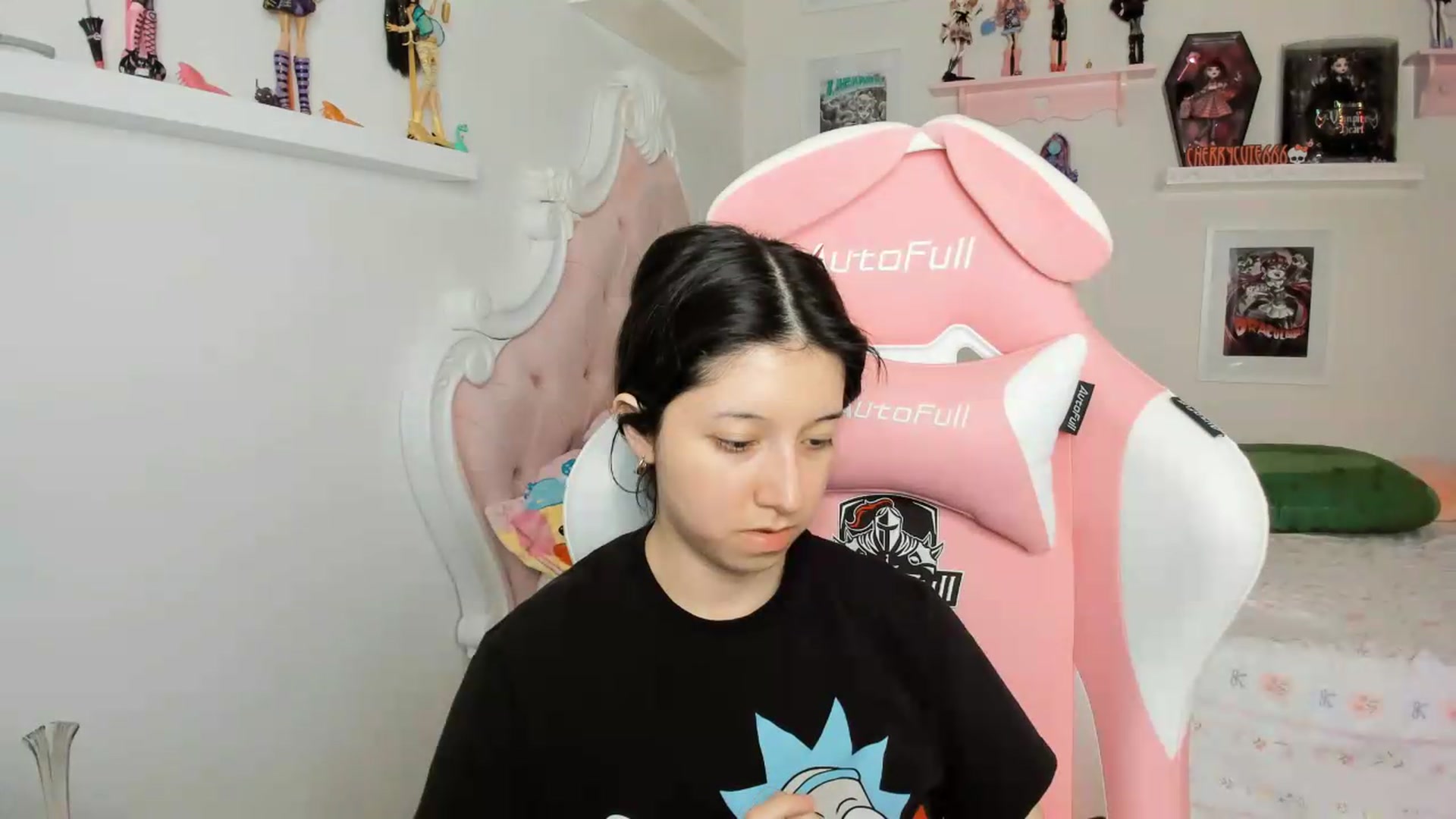 Gallery image thumbnail from Cherrycute666's myfreecams stream on, 06/27/2026, 07:03 image 5 of 20