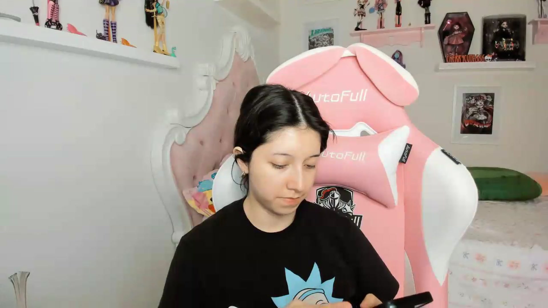 Gallery image thumbnail from Cherrycute666's myfreecams stream on, 06/27/2026, 07:03 image 3 of 20