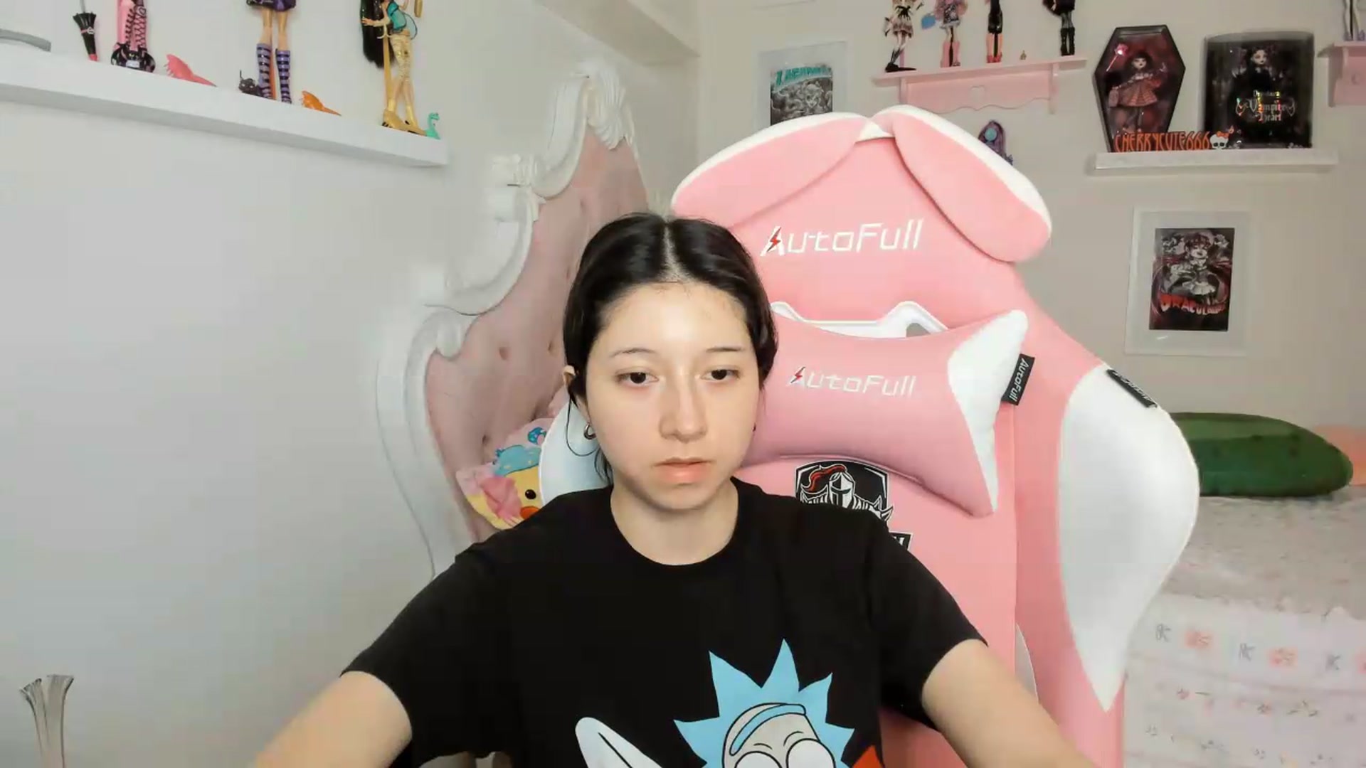 Gallery image thumbnail from Cherrycute666's myfreecams stream on, 06/27/2026, 07:03 image 6 of 20