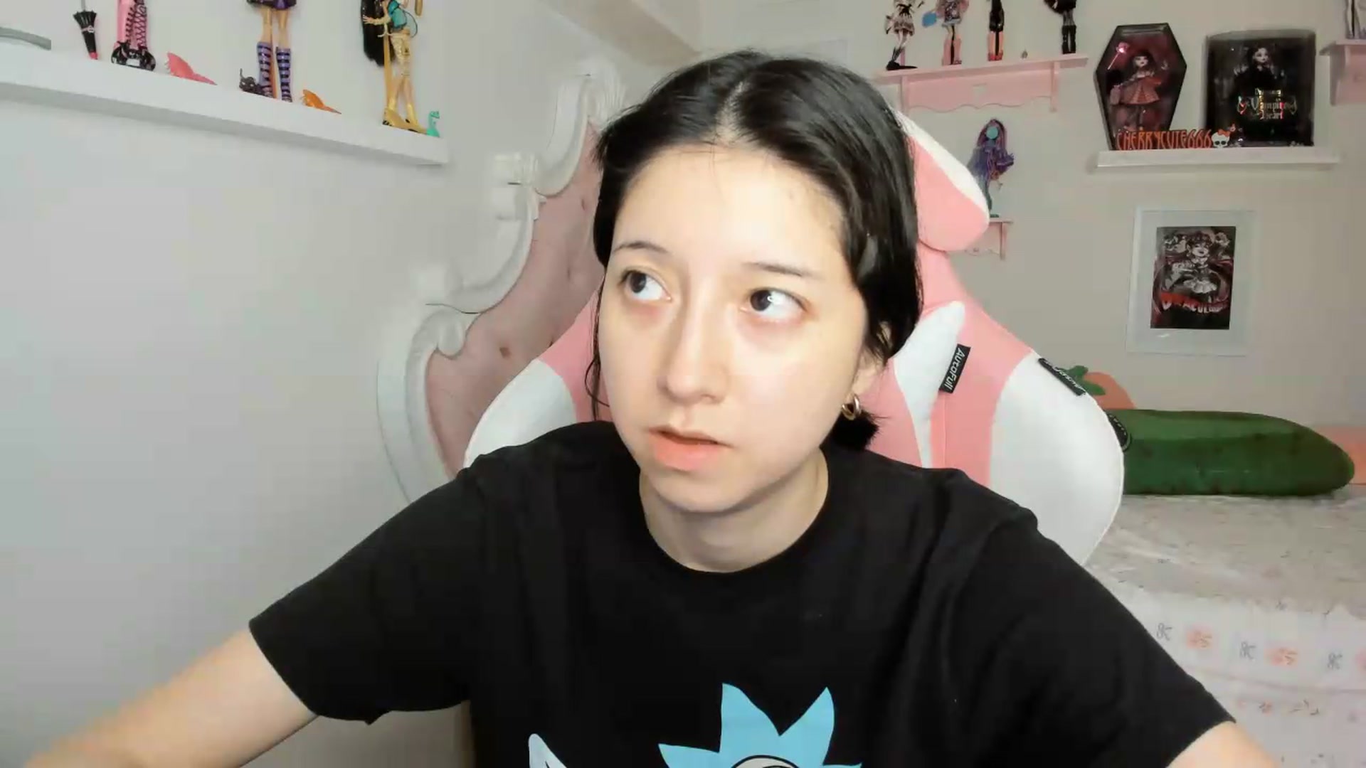 Gallery image thumbnail from Cherrycute666's myfreecams stream on, 06/27/2026, 07:03 image 13 of 20