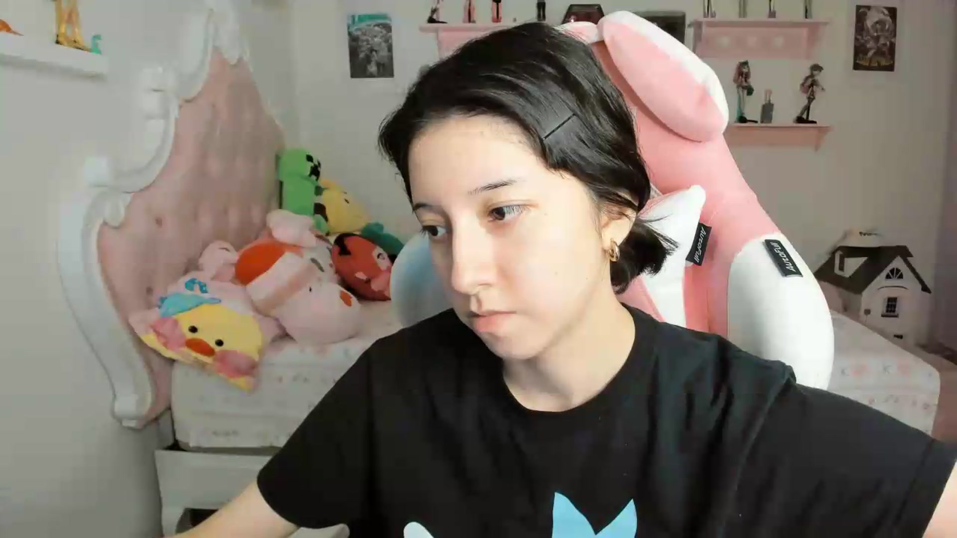Gallery image thumbnail from Cherrycute666's myfreecams stream on, 06/27/2026, 07:58 image 12 of 20