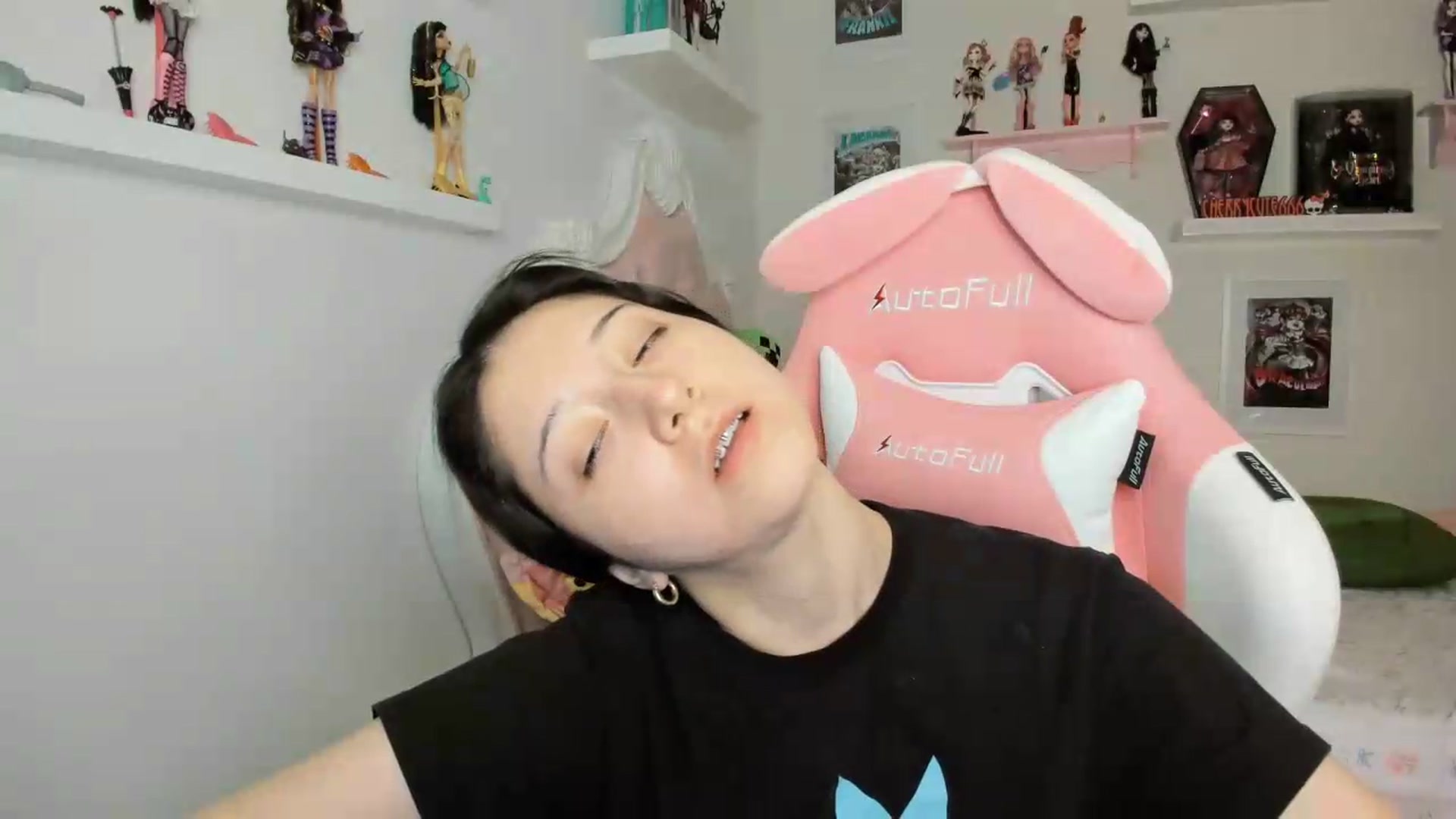 Gallery image thumbnail from Cherrycute666's myfreecams stream on, 06/27/2026, 07:58 image 6 of 20