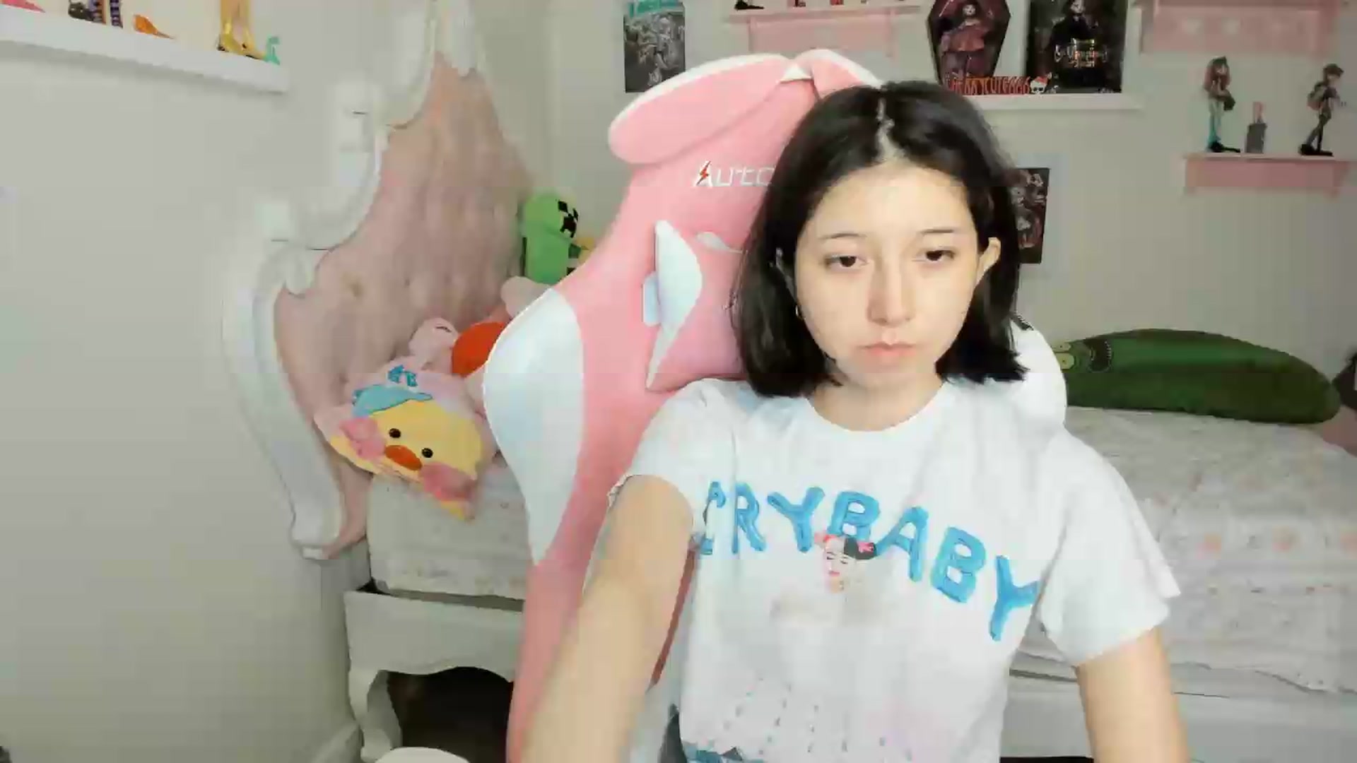 Gallery image thumbnail from Cherrycute666's myfreecams stream on, 06/28/2026, 04:17 image 1 of 20