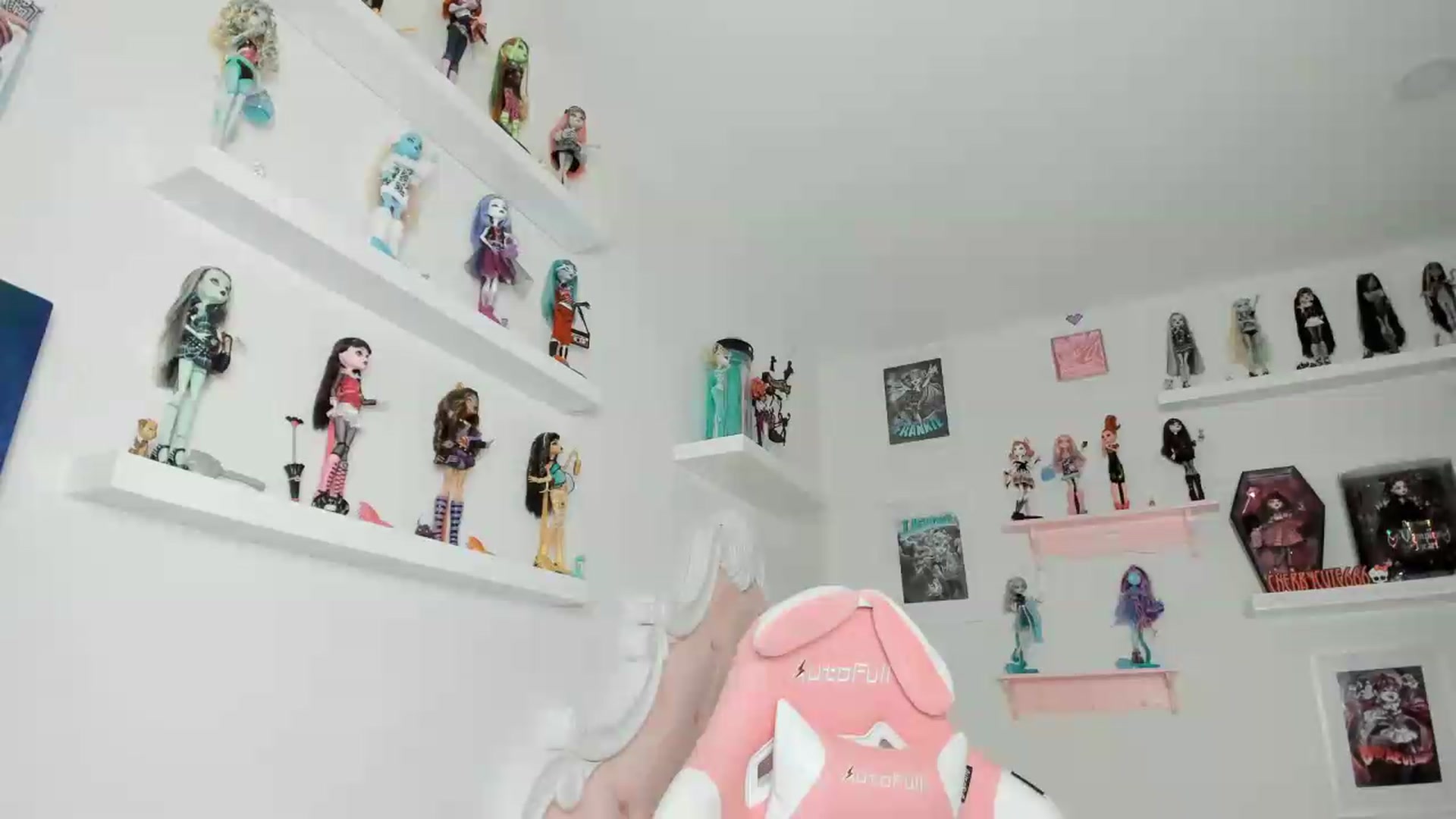 Gallery image thumbnail from Cherrycute666's myfreecams stream on, 06/28/2026, 07:17 image 6 of 20