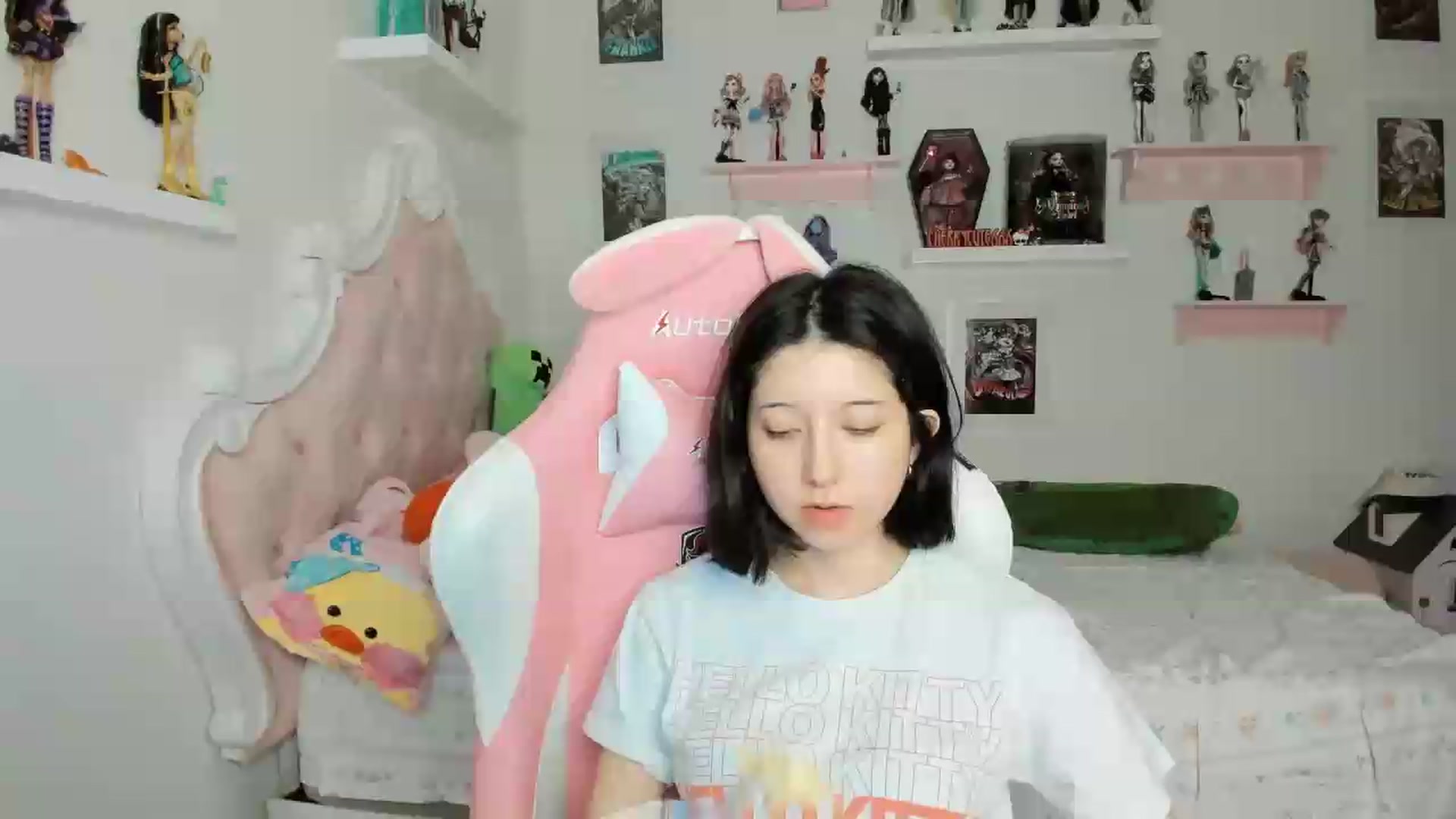 Gallery image thumbnail from Cherrycute666's myfreecams stream on, 06/29/2026, 05:15 image 1 of 20