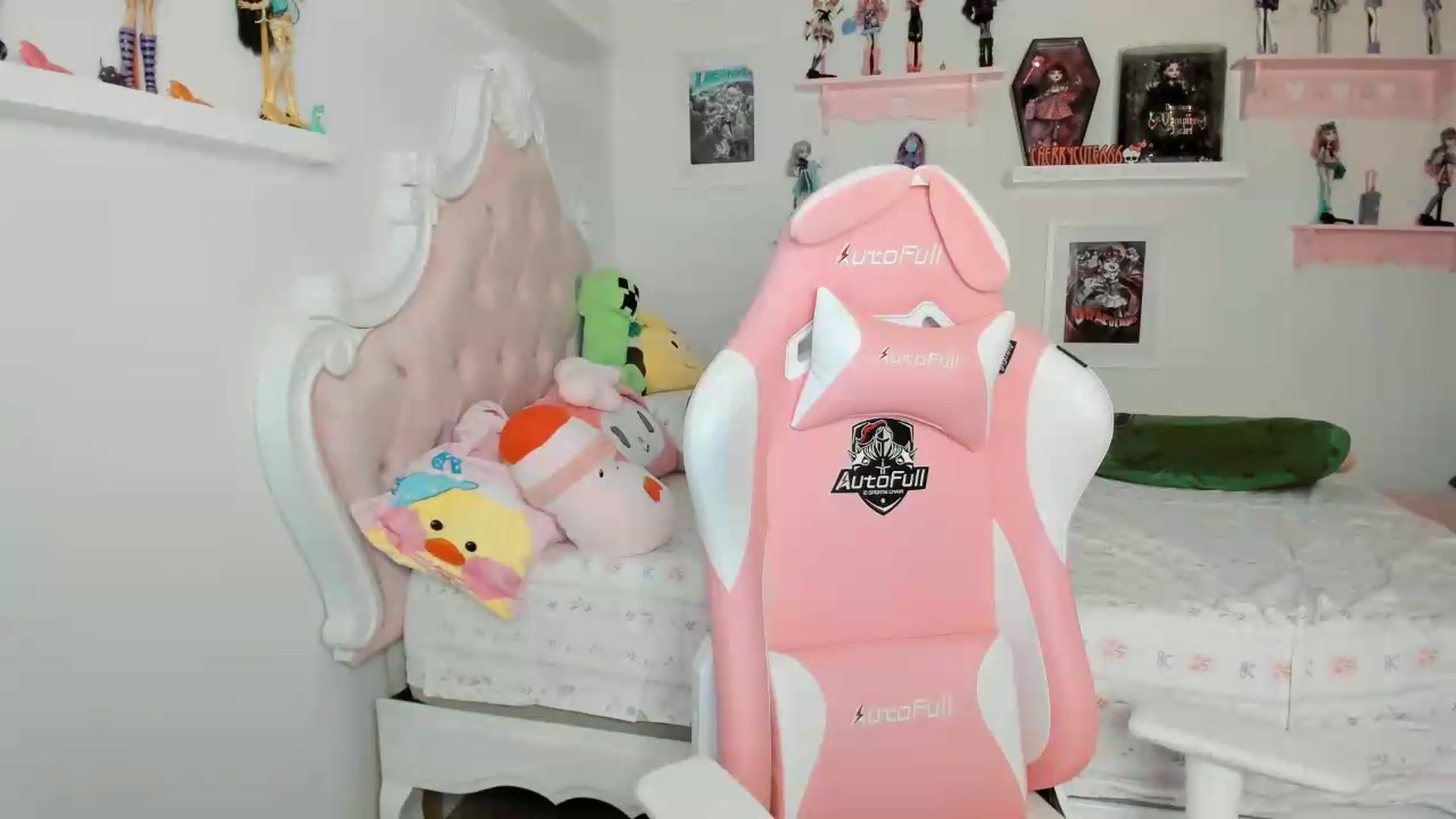 Gallery image thumbnail from Cherrycute666's myfreecams stream on, 06/29/2026, 05:15 image 8 of 20