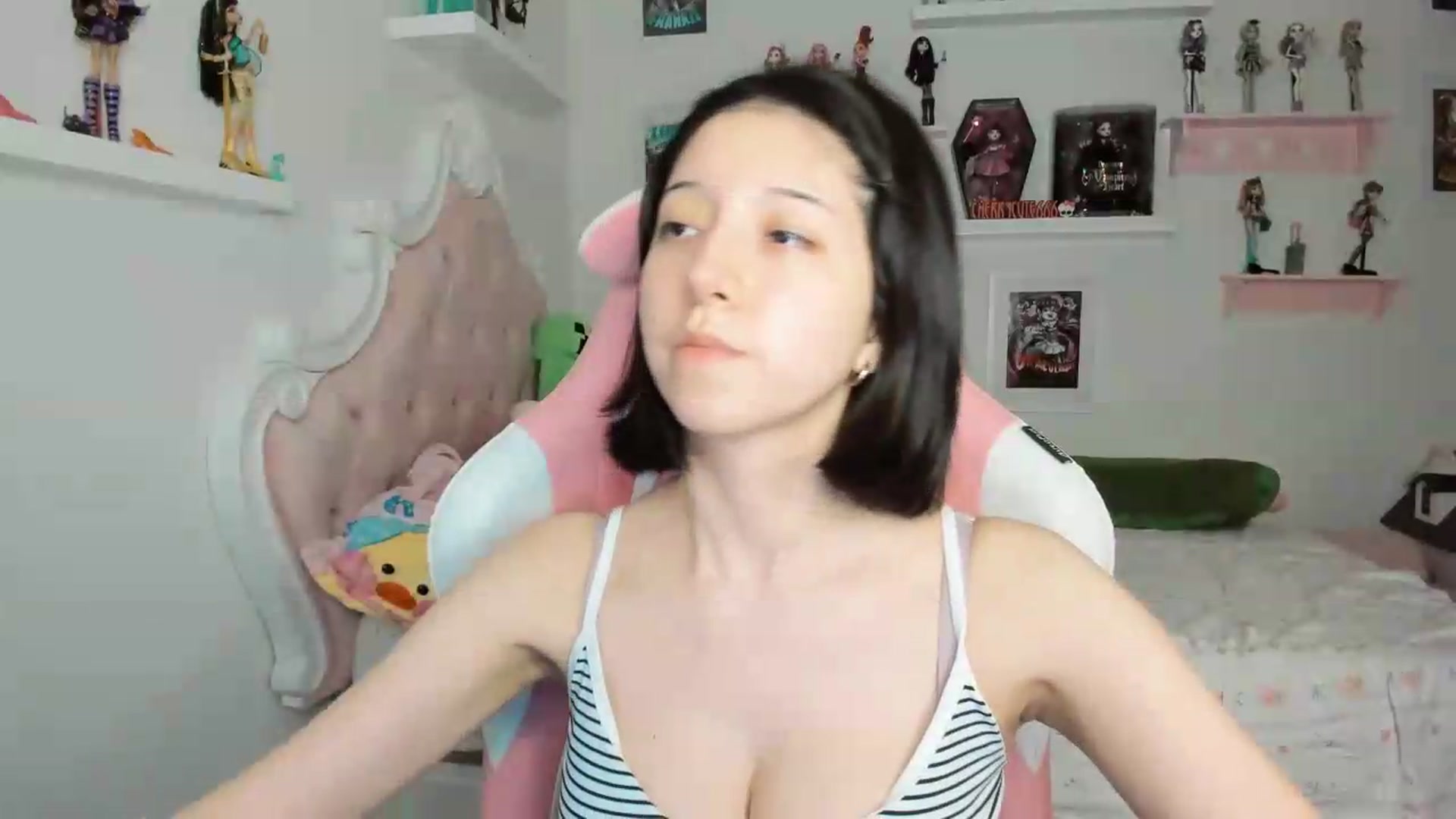 Gallery image thumbnail from Cherrycute666's myfreecams stream on, 06/29/2026, 05:15 image 5 of 20