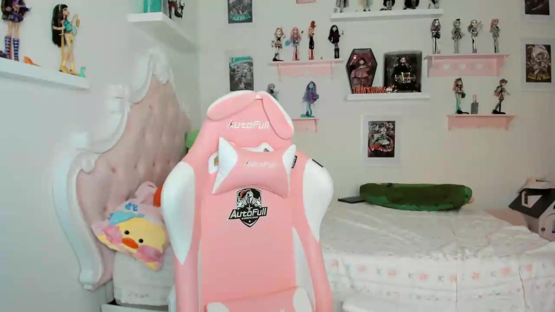 Gallery image thumbnail from Cherrycute666's myfreecams stream on, 06/29/2026, 05:15 image 2 of 20