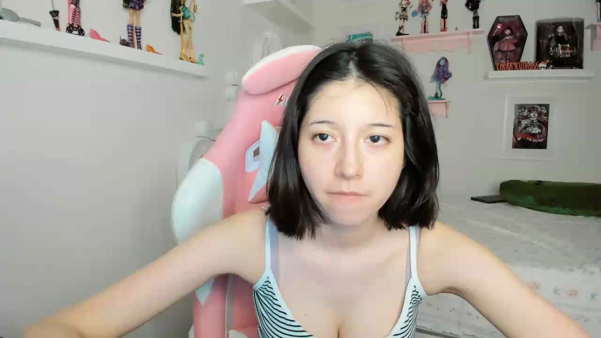 Gallery image thumbnail from Cherrycute666's myfreecams stream on, 06/29/2026, 05:15 image 9 of 20