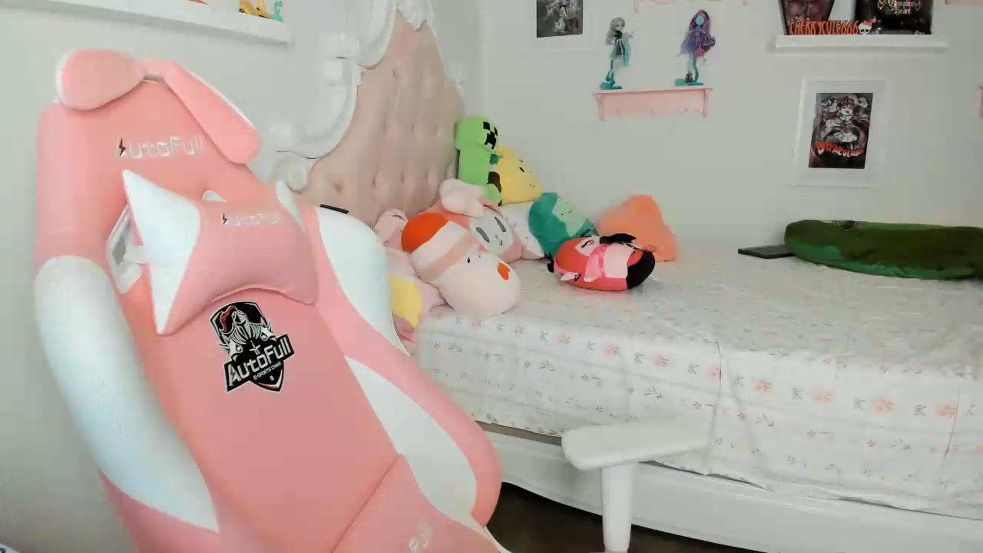 Gallery image thumbnail from Cherrycute666's myfreecams stream on, 06/29/2026, 06:30 image 18 of 20