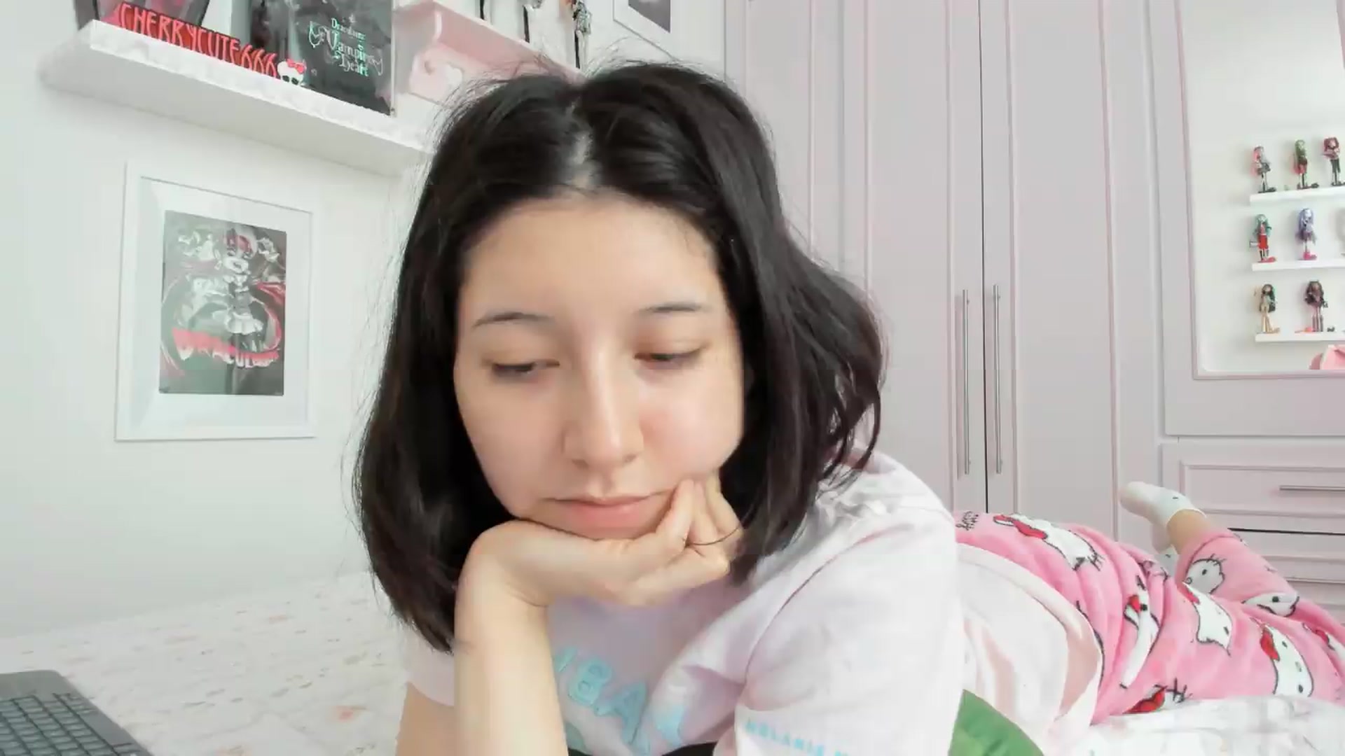 Gallery image thumbnail from Cherrycute666's myfreecams stream on, 07/01/2026, 23:27 image 3 of 20