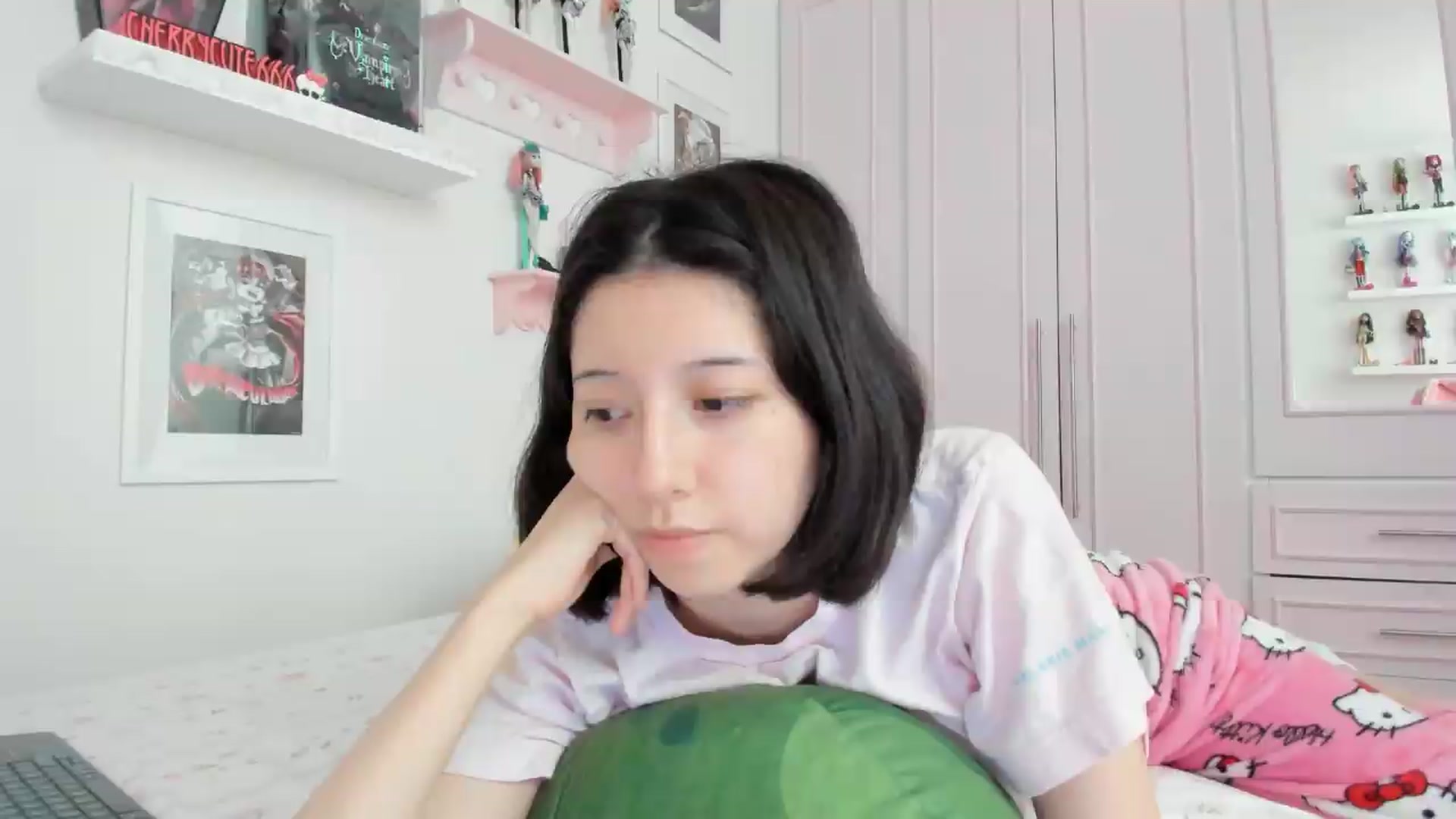 Gallery image thumbnail from Cherrycute666's myfreecams stream on, 07/01/2026, 23:27 image 10 of 20
