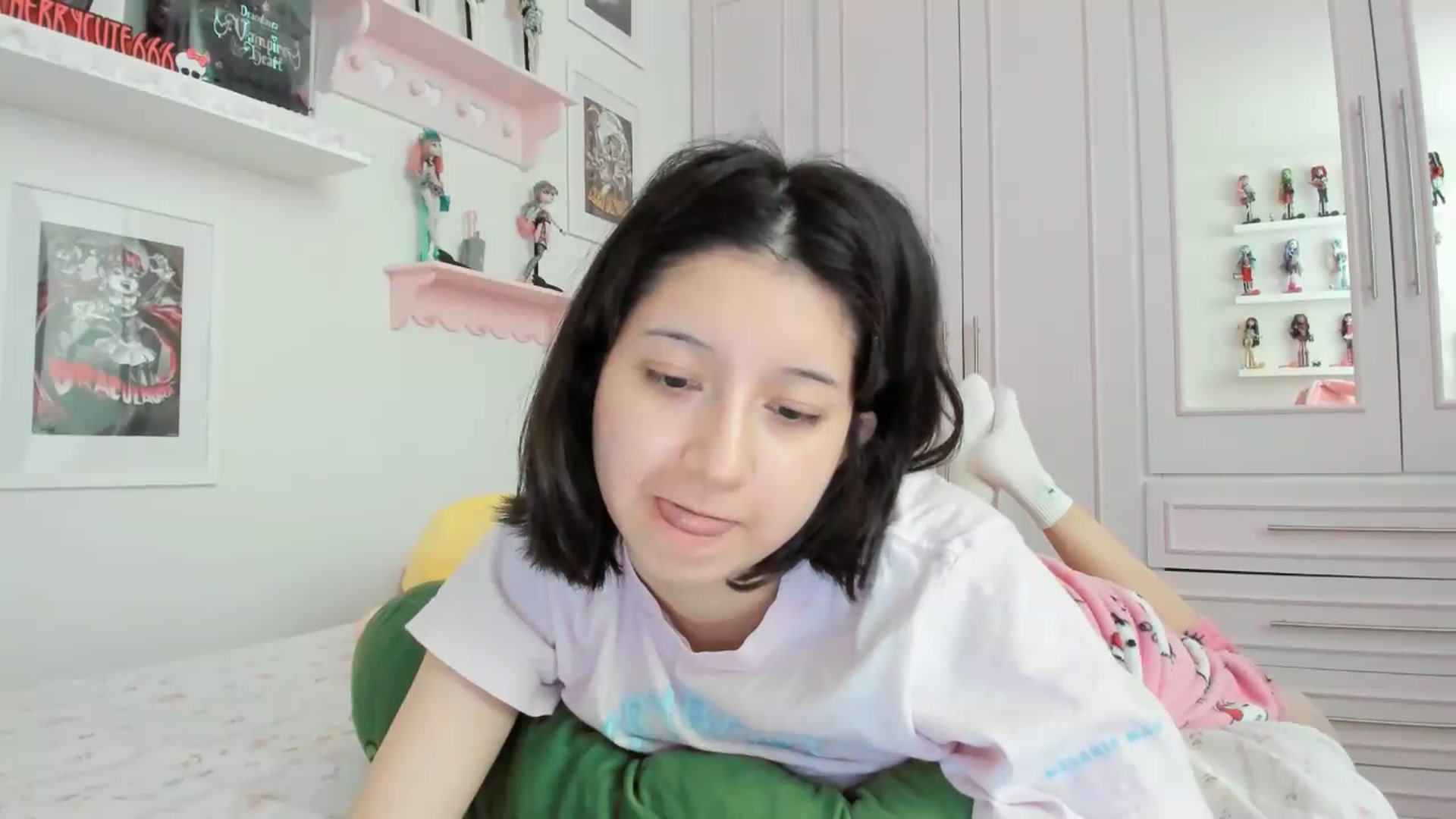 Gallery image thumbnail from Cherrycute666's myfreecams stream on, 07/01/2026, 23:54 image 12 of 20