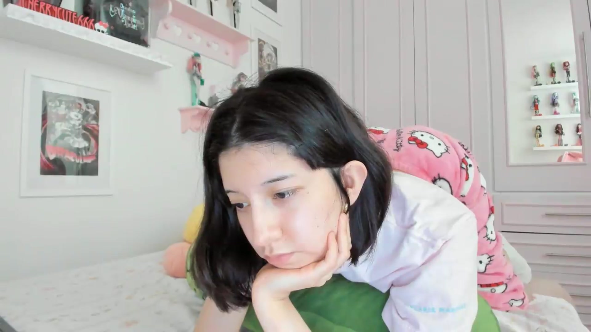 Gallery image thumbnail from Cherrycute666's myfreecams stream on, 07/01/2026, 23:54 image 16 of 20