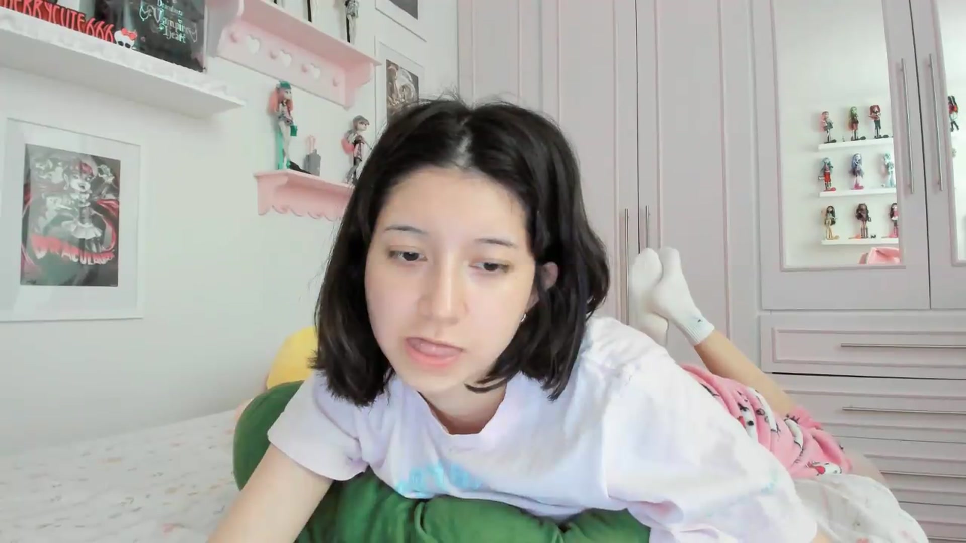 Gallery image thumbnail from Cherrycute666's myfreecams stream on, 07/01/2026, 23:54 image 13 of 20