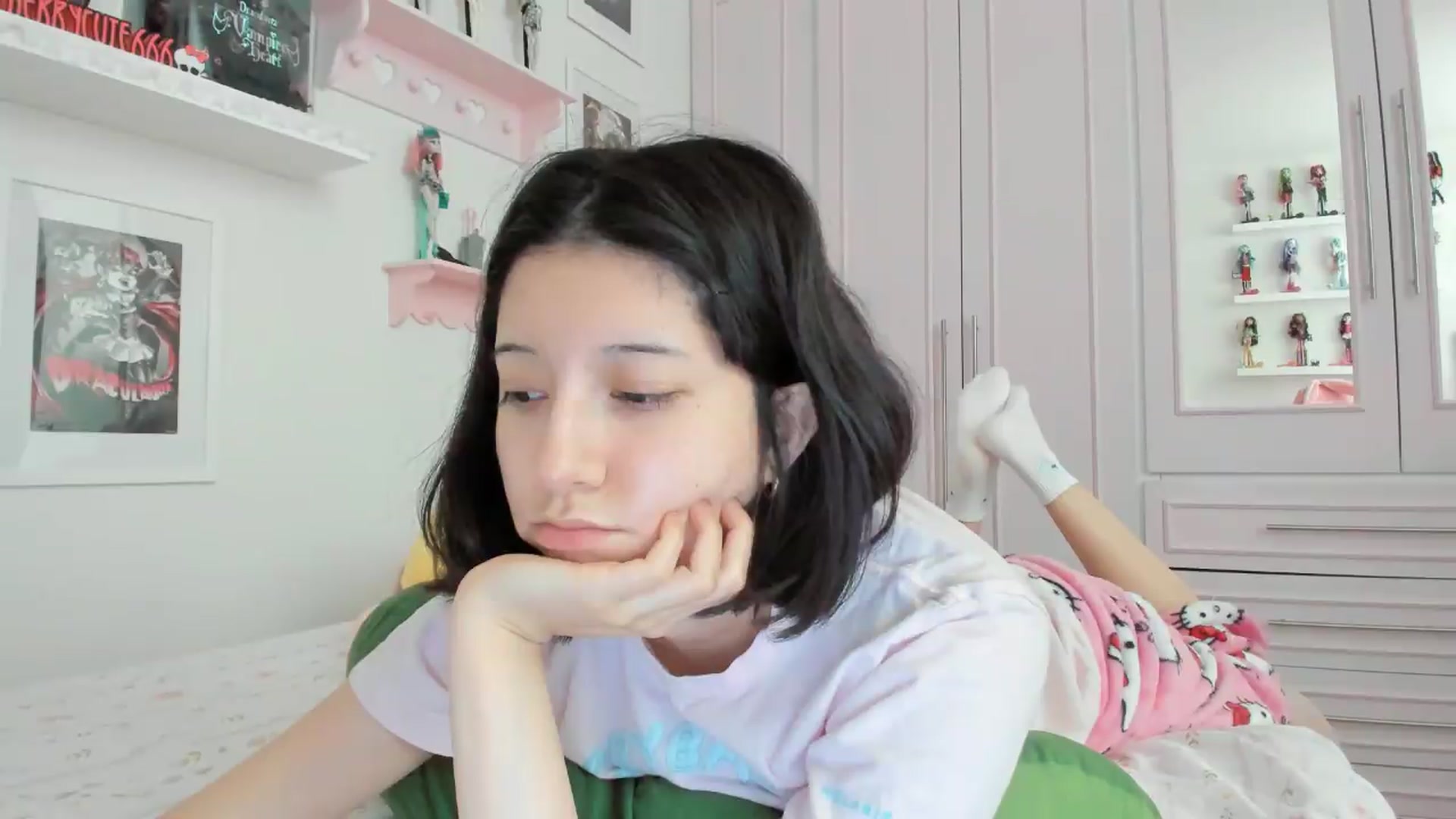 Gallery image thumbnail from Cherrycute666's myfreecams stream on, 07/01/2026, 23:54 image 5 of 20