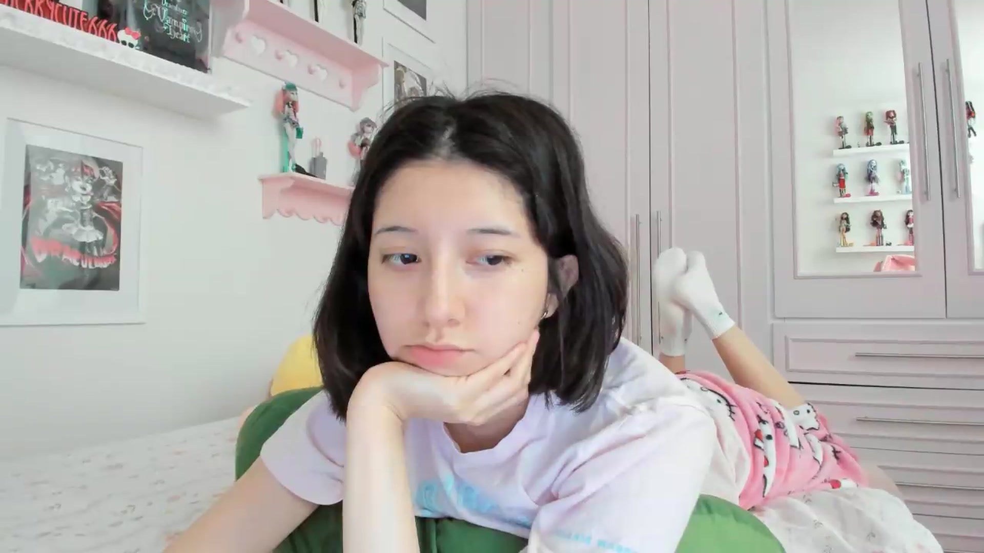 Gallery image thumbnail from Cherrycute666's myfreecams stream on, 07/01/2026, 23:54 image 9 of 20