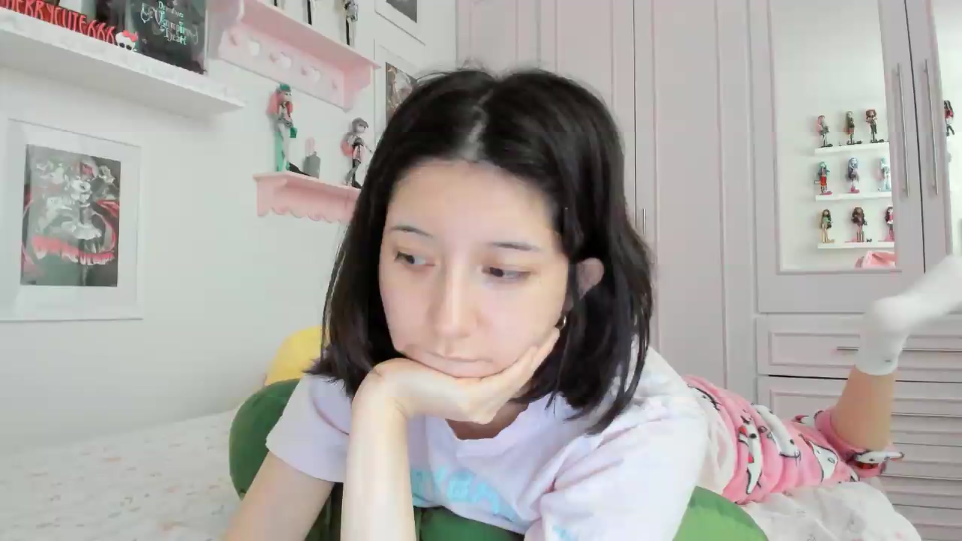 Gallery image thumbnail from Cherrycute666's myfreecams stream on, 07/01/2026, 23:54 image 3 of 20