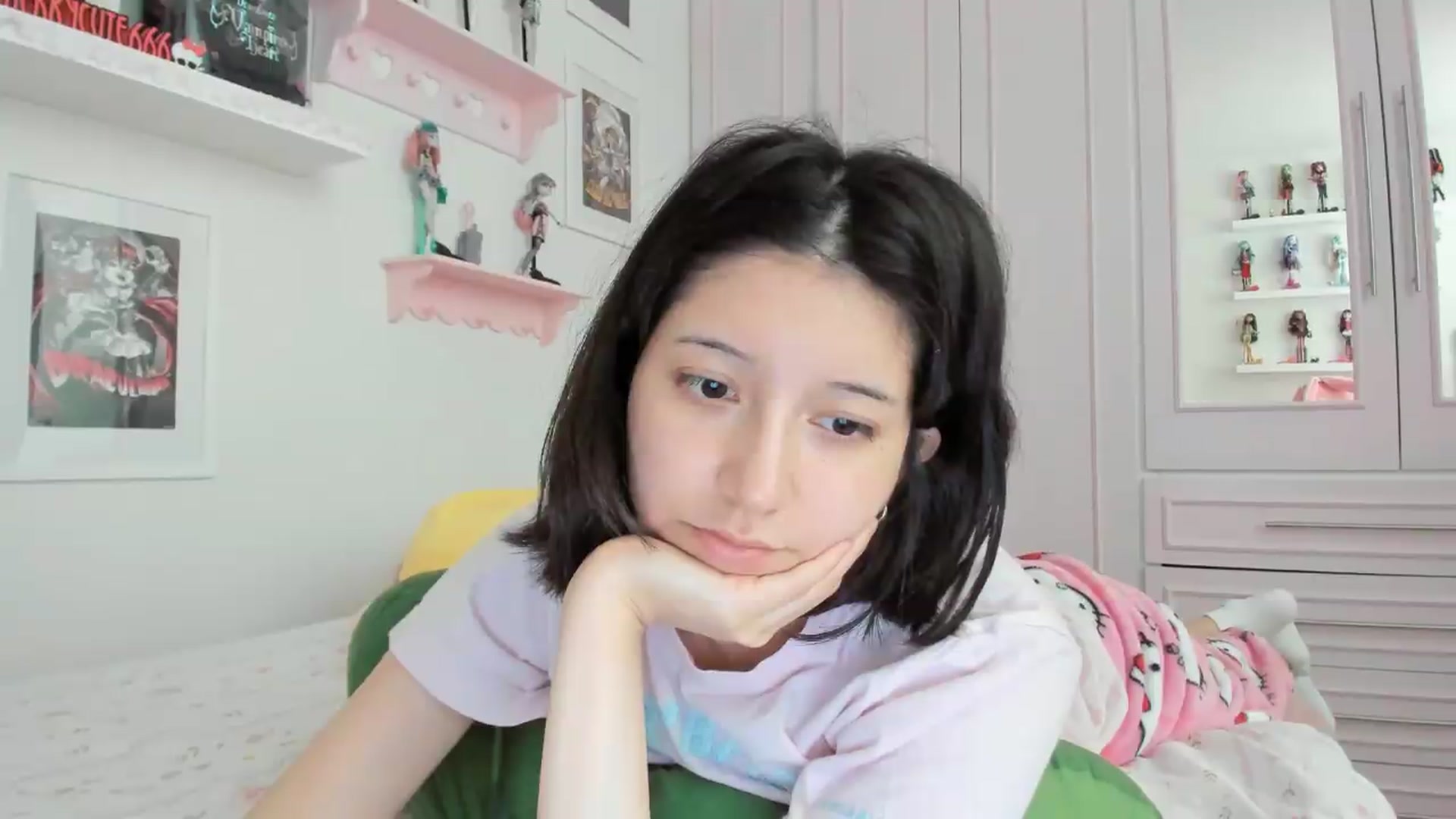 Gallery image thumbnail from Cherrycute666's myfreecams stream on, 07/01/2026, 23:54 image 7 of 20