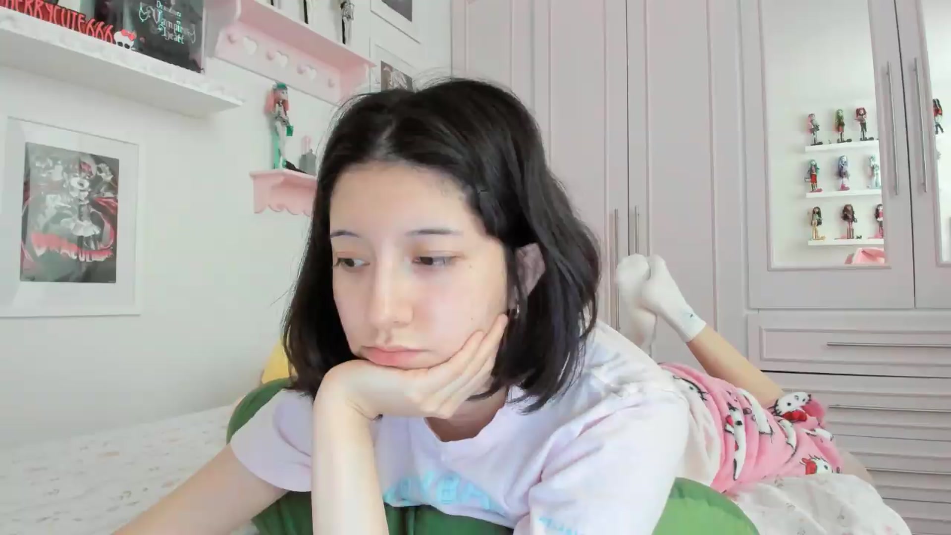 Gallery image thumbnail from Cherrycute666's myfreecams stream on, 07/01/2026, 23:54 image 4 of 20
