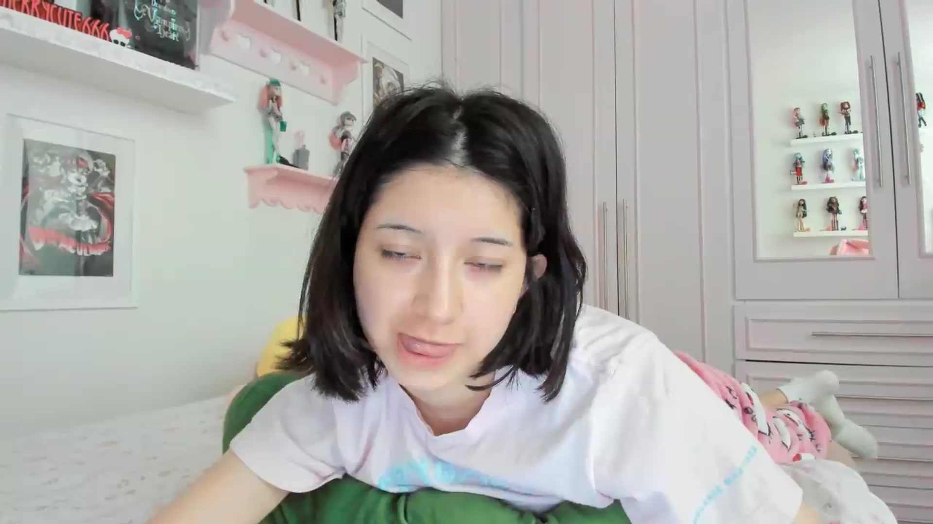 Gallery image thumbnail from Cherrycute666's myfreecams stream on, 07/01/2026, 23:54 image 6 of 20