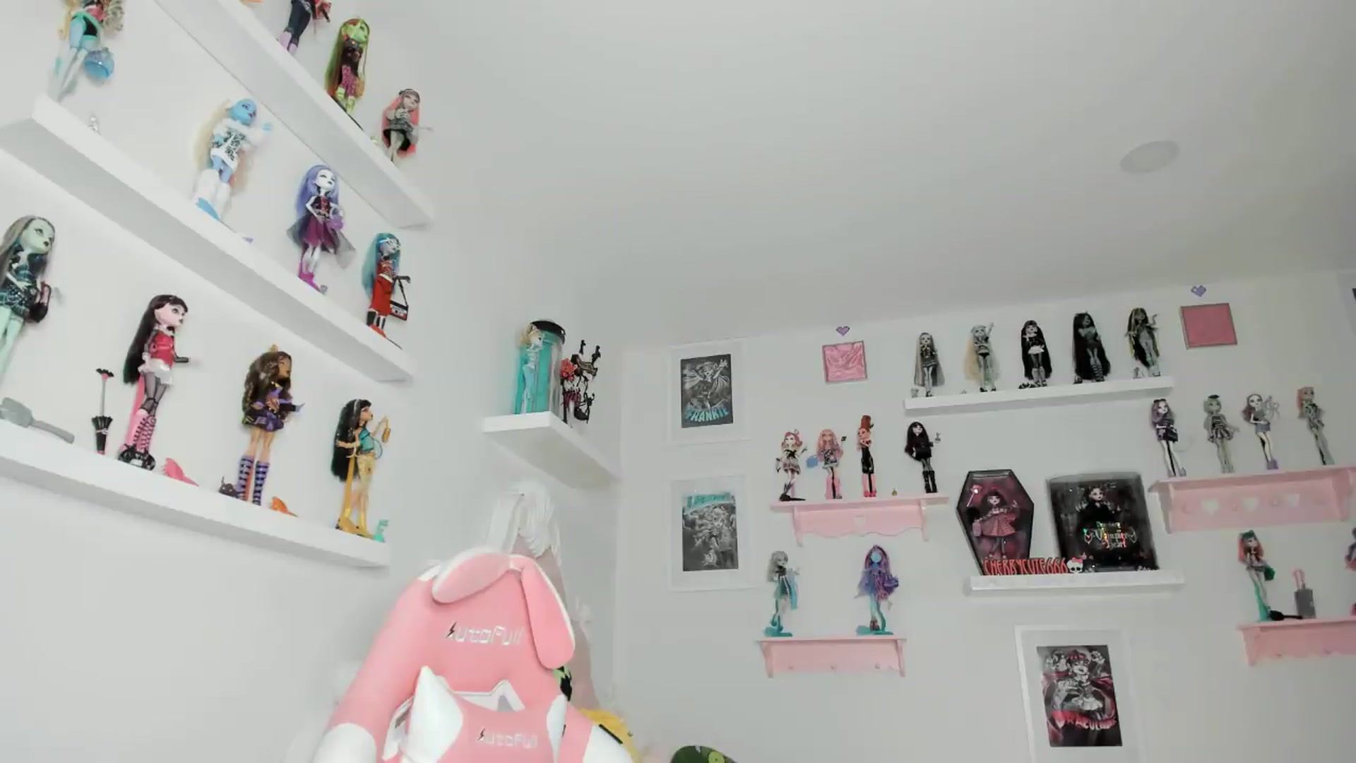 Gallery image thumbnail from Cherrycute666's myfreecams stream on, 07/02/2026, 04:23 image 10 of 20