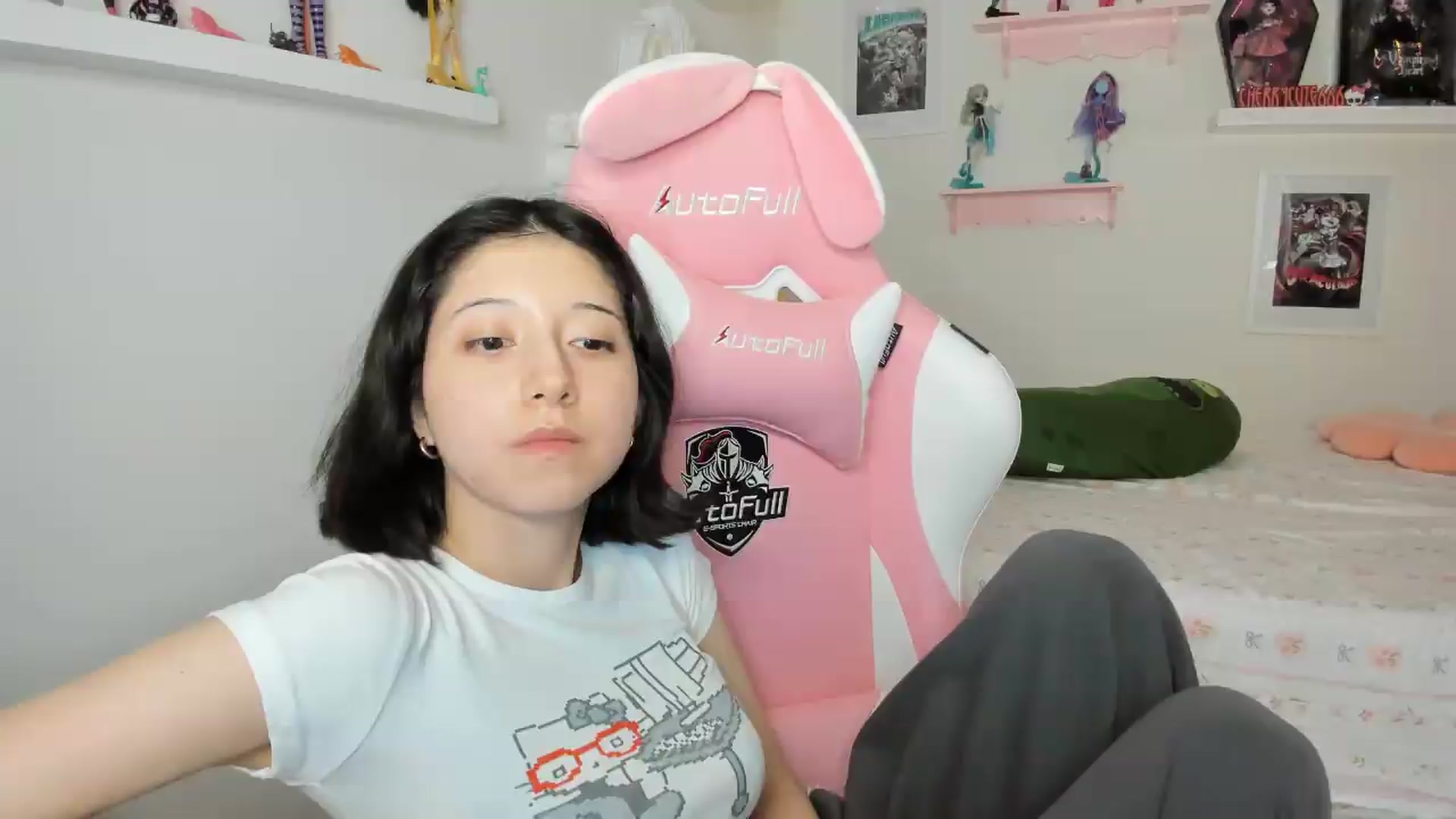 Gallery image thumbnail from Cherrycute666's myfreecams stream on, 07/03/2026, 03:24 image 9 of 20