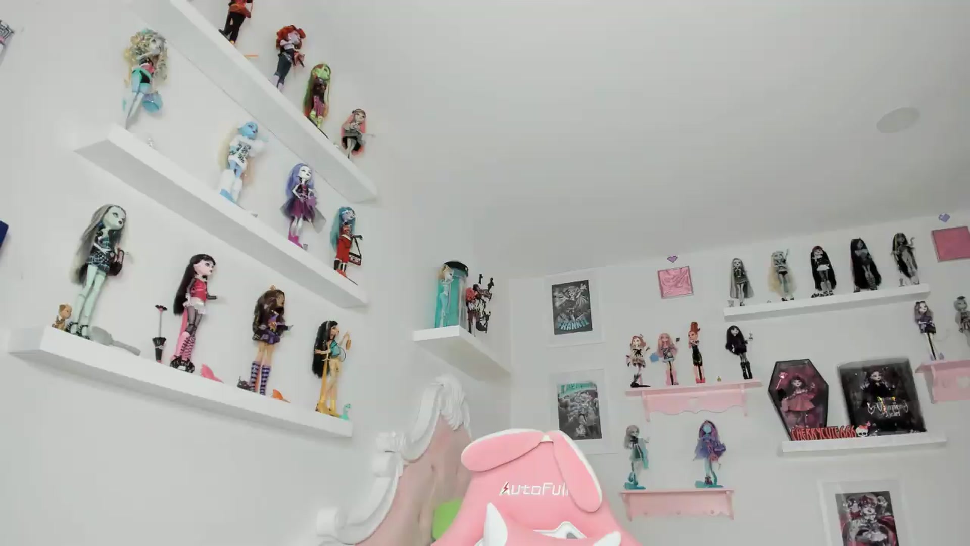 Gallery image thumbnail from Cherrycute666's myfreecams stream on, 07/03/2026, 03:24 image 12 of 20