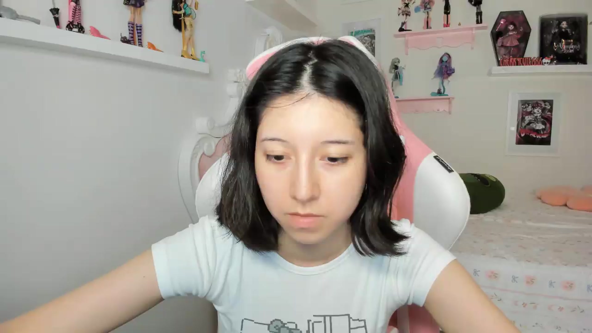 Gallery image thumbnail from Cherrycute666's myfreecams stream on, 07/03/2026, 03:24 image 13 of 20