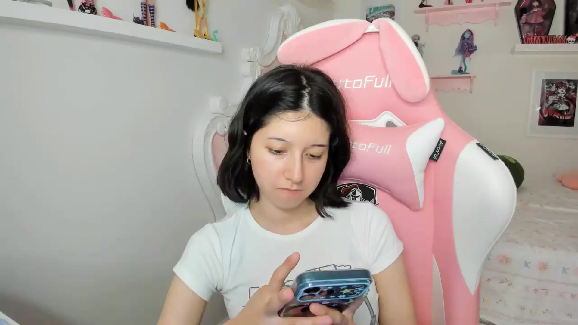 Gallery image thumbnail from Cherrycute666's myfreecams stream on, 07/03/2026, 03:24 image 1 of 20