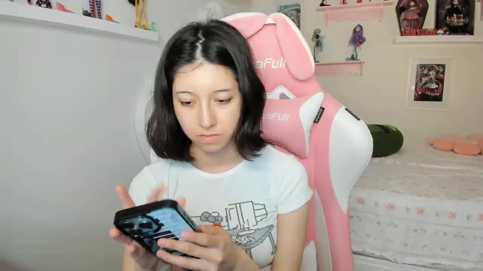 Gallery image thumbnail from Cherrycute666's myfreecams stream on, 07/03/2026, 03:24 image 6 of 20