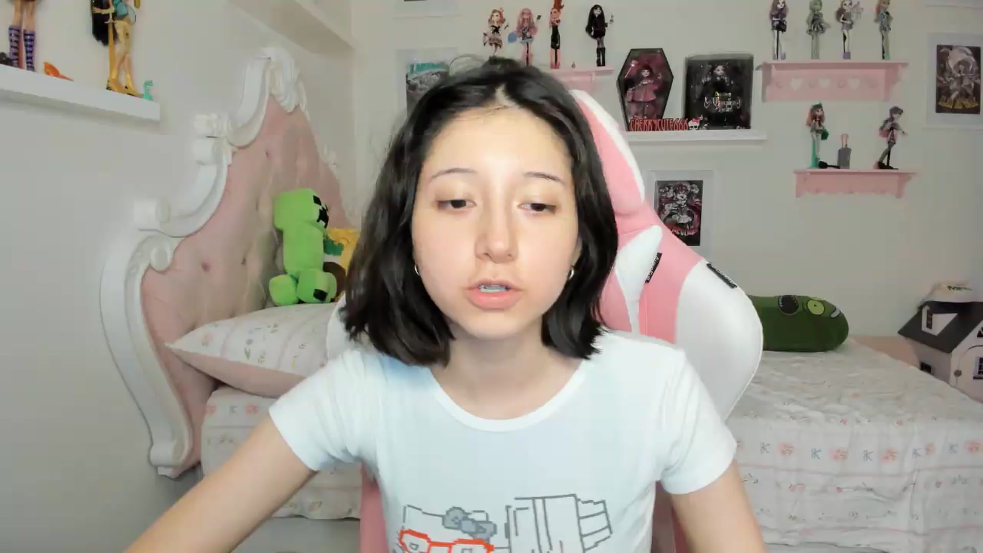 Gallery image thumbnail from Cherrycute666's myfreecams stream on, 07/03/2026, 07:34 image 5 of 20