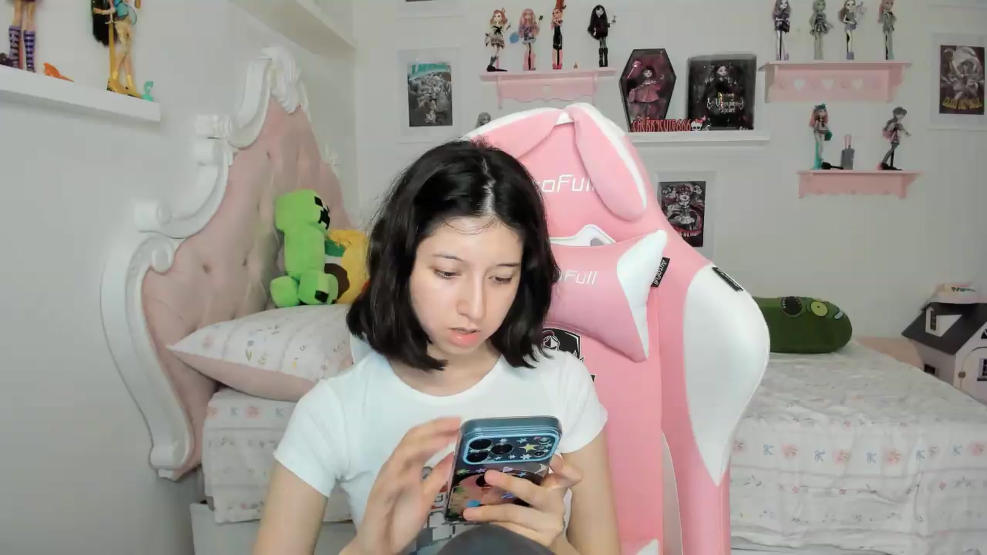 Gallery image thumbnail from Cherrycute666's myfreecams stream on, 07/03/2026, 07:34 image 6 of 20