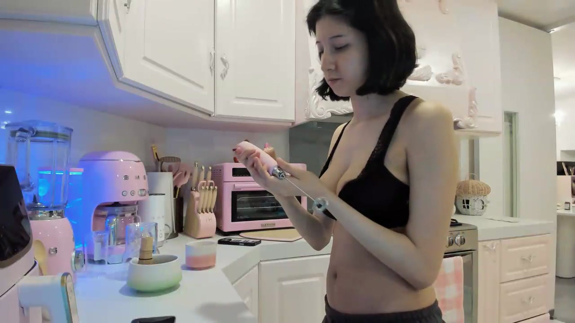 Gallery image thumbnail from Cherrycute666's myfreecams stream on, 07/03/2026, 07:34 image 12 of 20